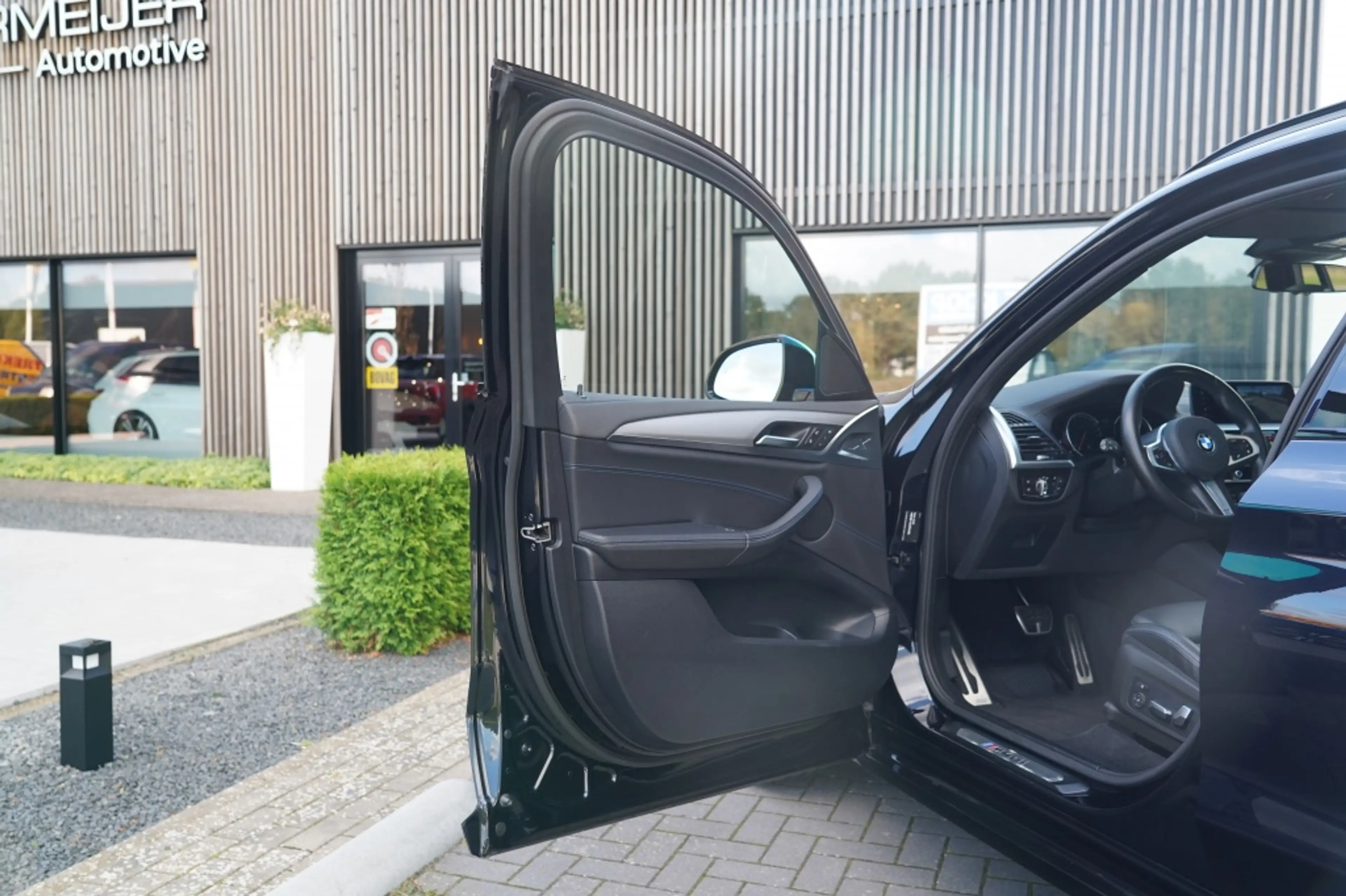 BMW X3 M40i xD High Exec. — photo 30