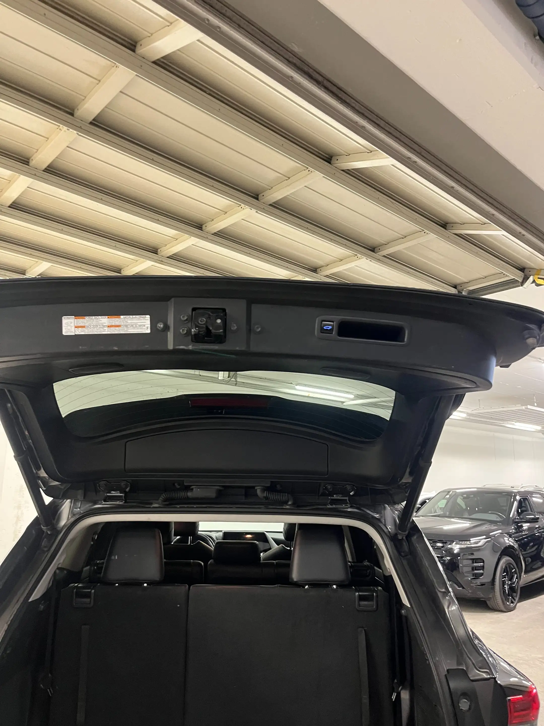 Toyota Highlander Hybrid Business Edition — photo 10