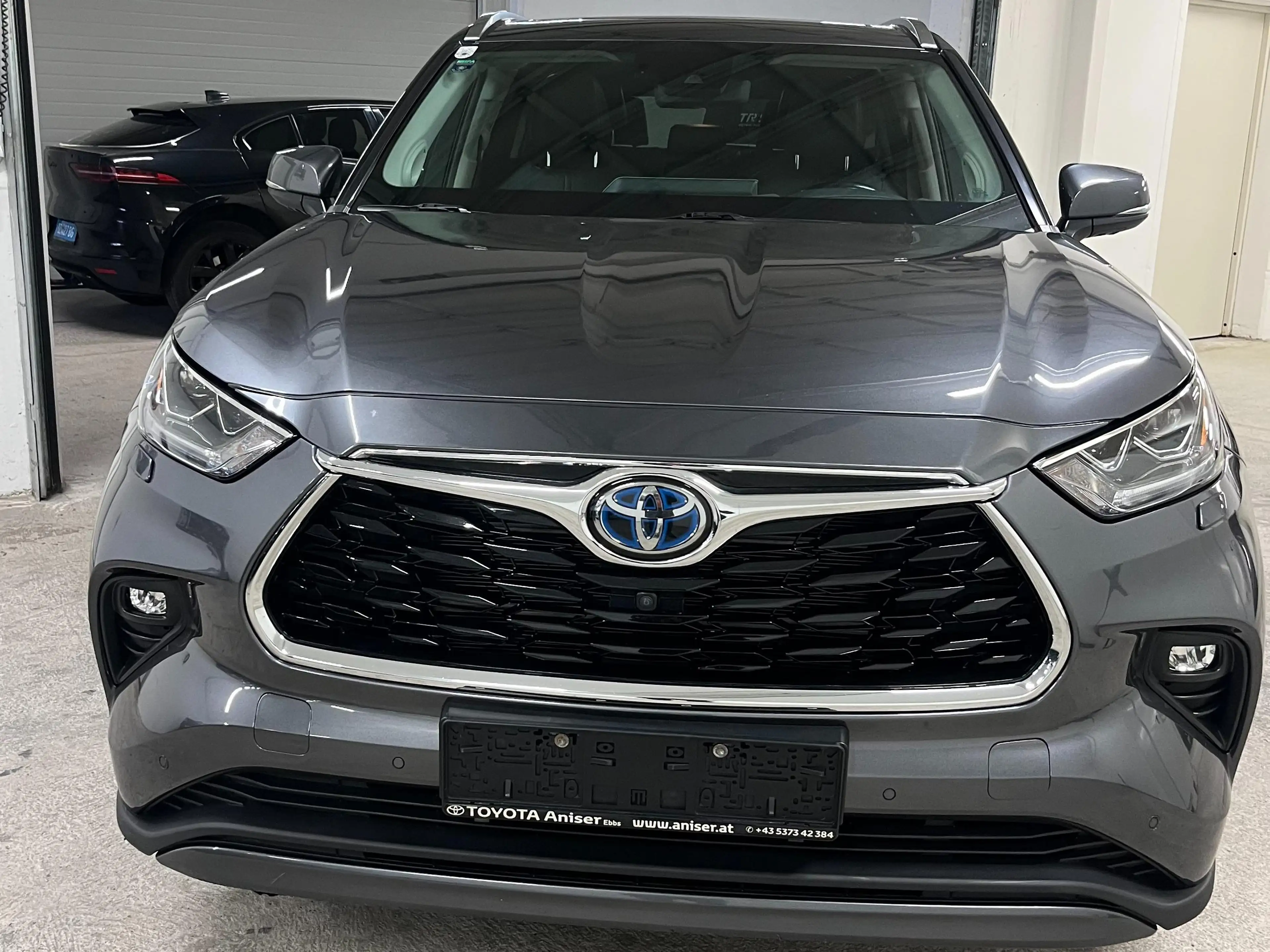 Toyota Highlander Hybrid Business Edition — photo 4