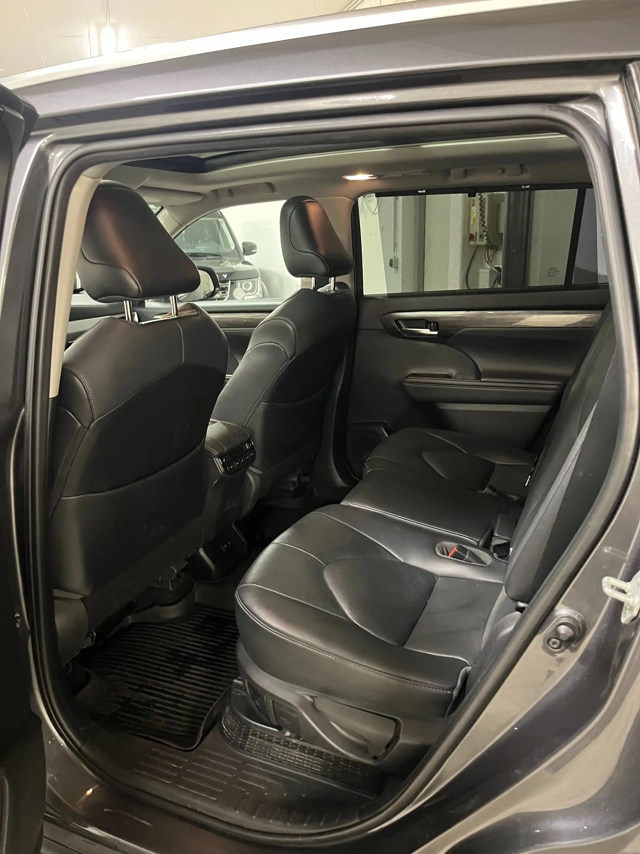 Toyota Highlander Hybrid Business Edition — photo 9