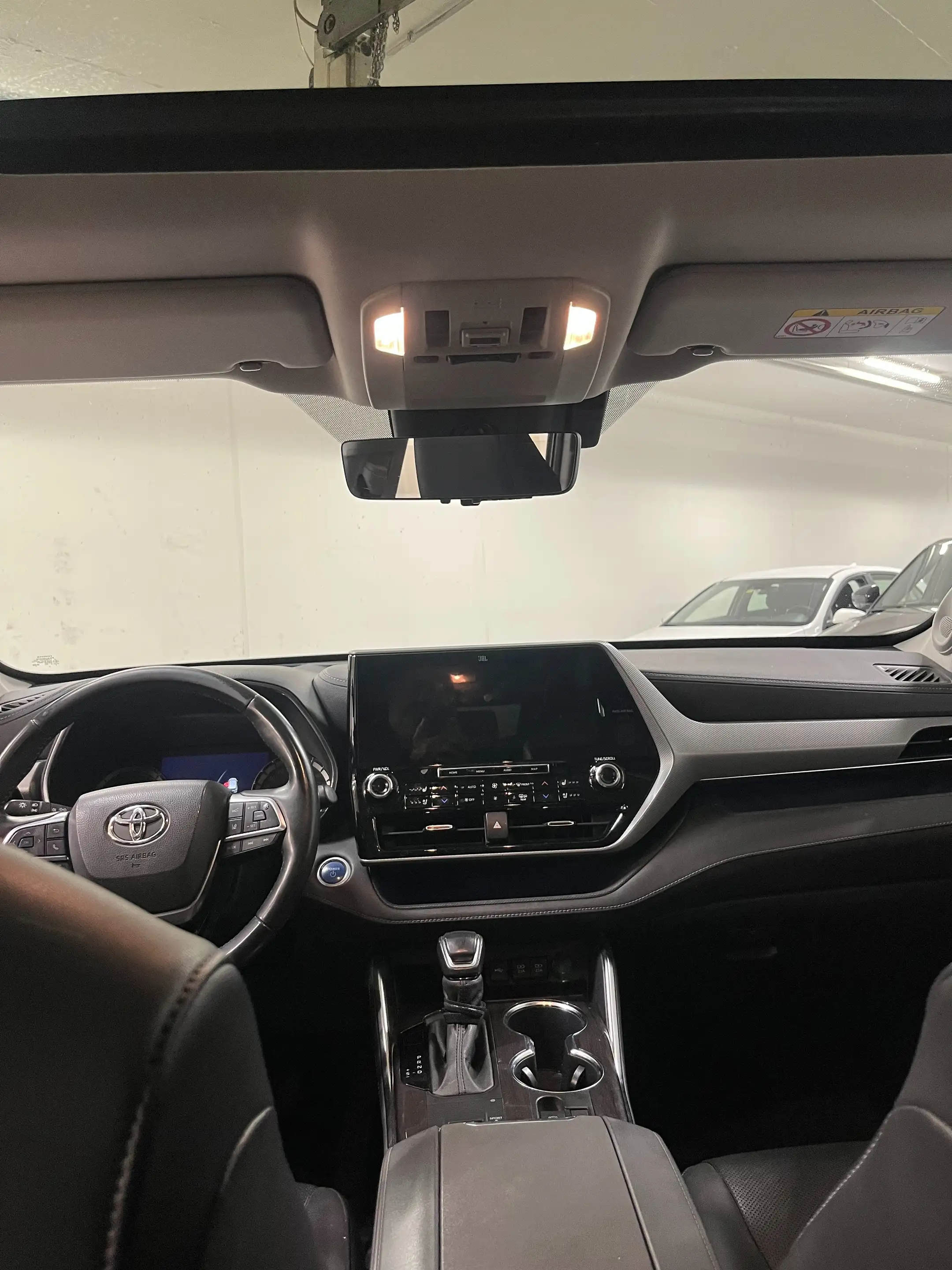 Toyota Highlander Hybrid Business Edition — photo 7