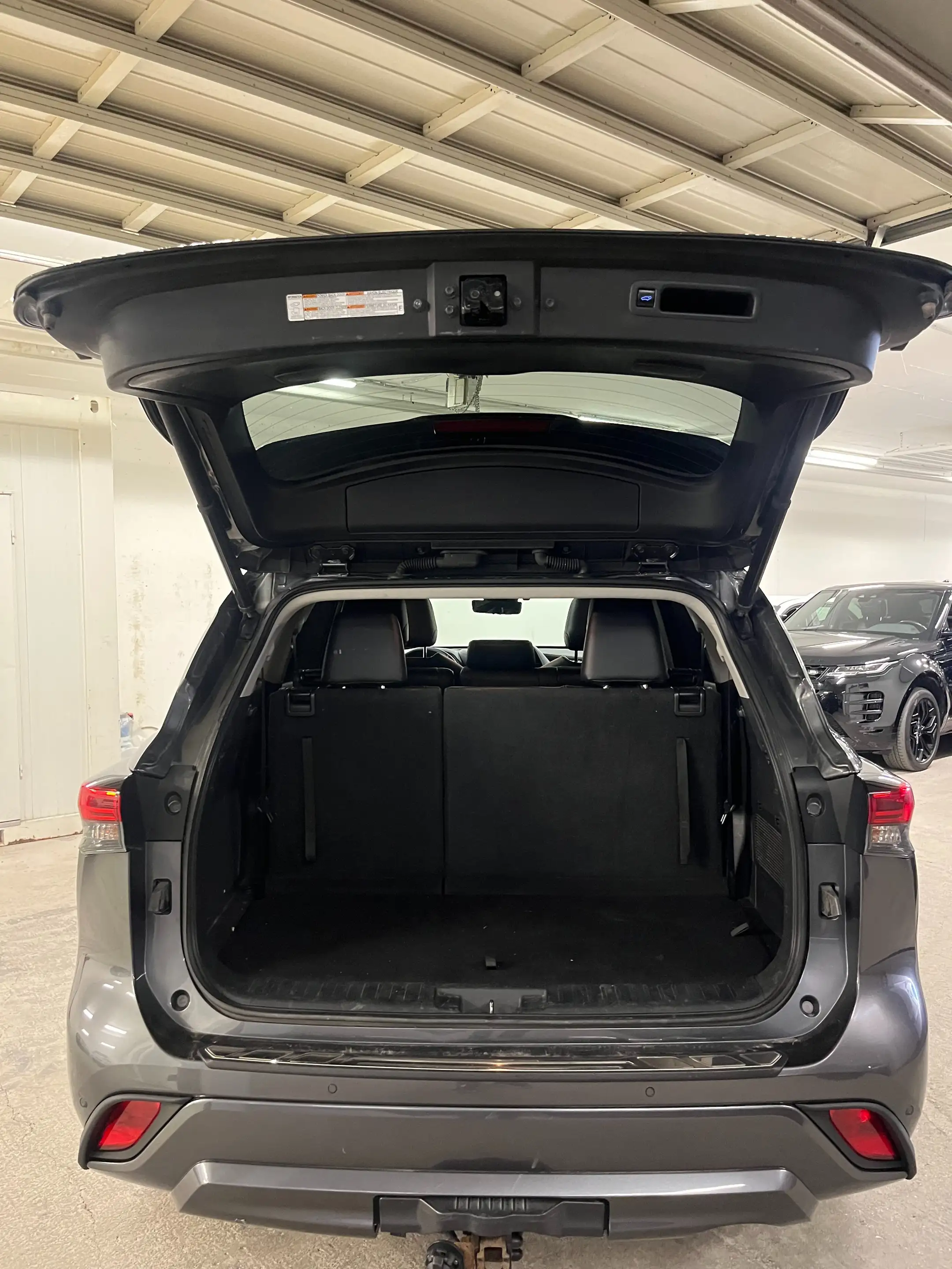 Toyota Highlander Hybrid Business Edition — photo 13