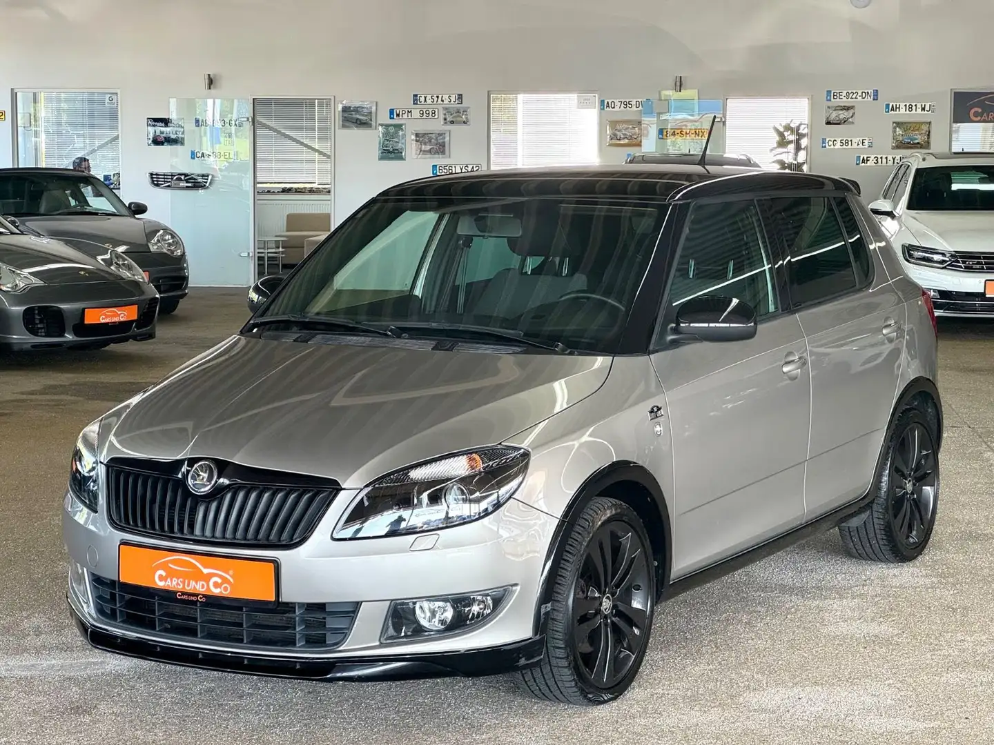 Skoda Fabia 1.2 TSI Monte Carlo 1Hand *SHZ*CarPlay*PDC Beige - 1
