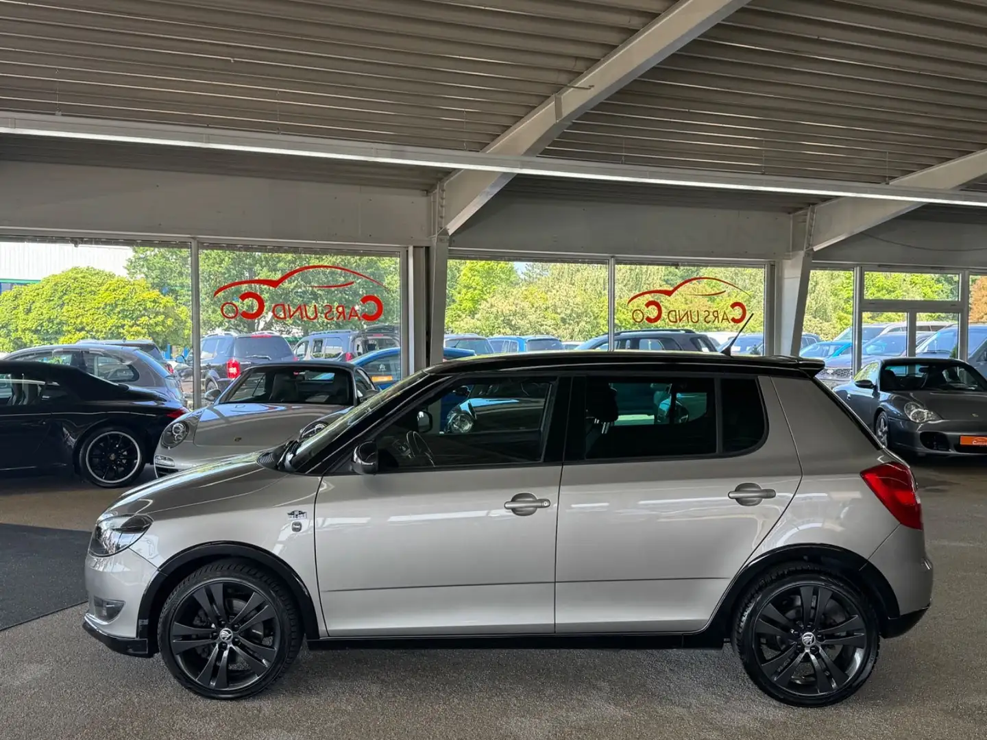 Skoda Fabia 1.2 TSI Monte Carlo 1Hand *SHZ*CarPlay*PDC Beige - 2