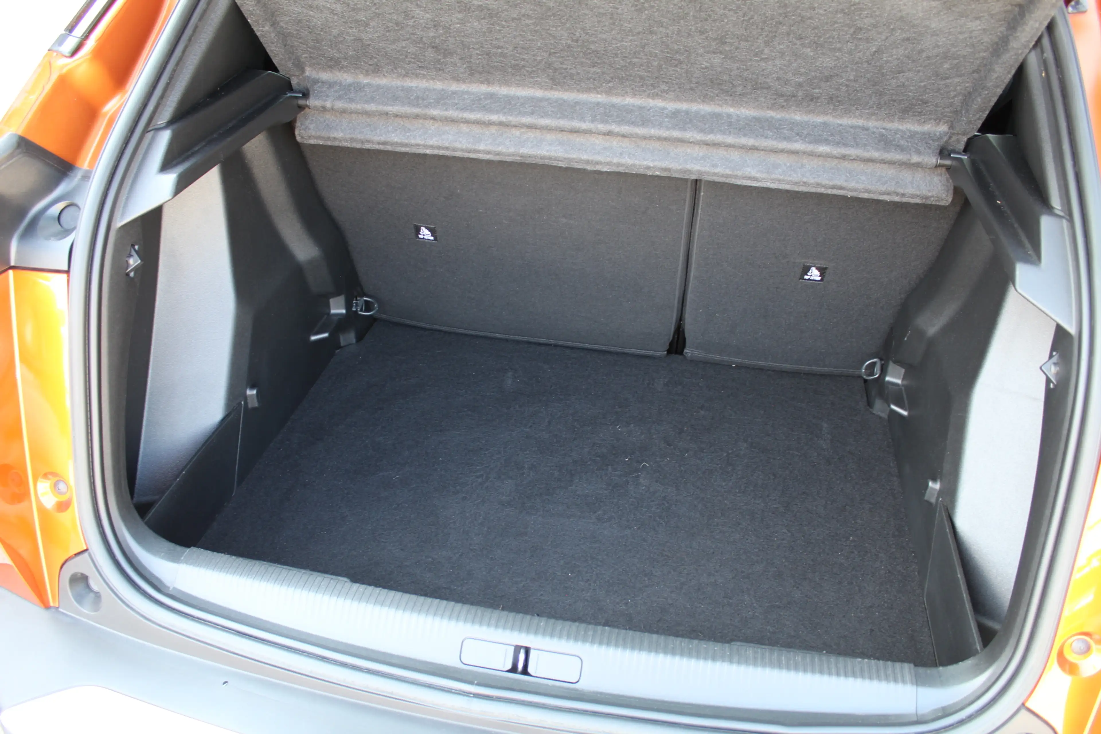 Peugeot e-2008 EV Active 50 kWh | Camera | Carplay | Cruise — photo 30