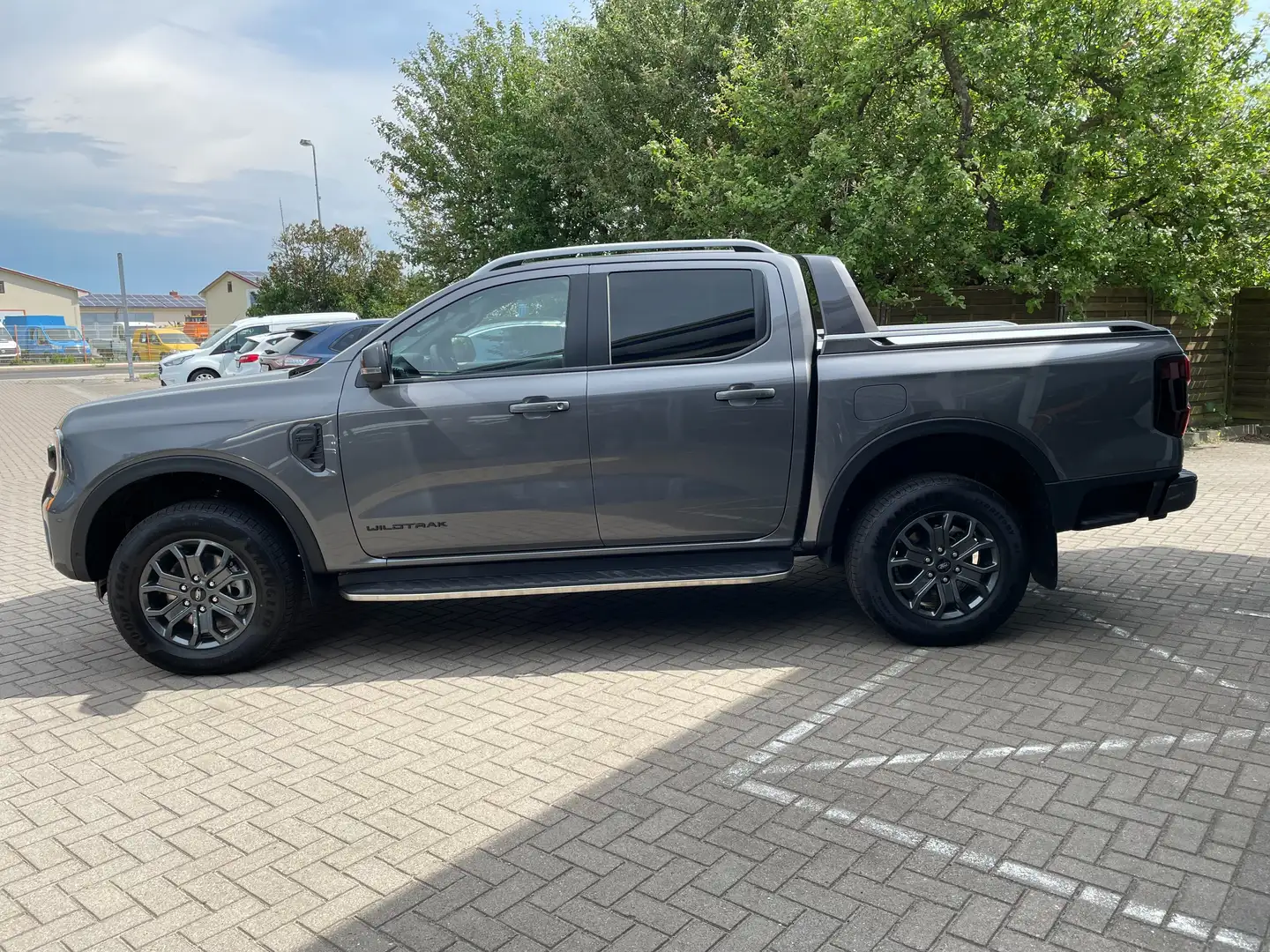 Ford Ranger Wildtrak e-4WD Doppelkabine Gris - 2