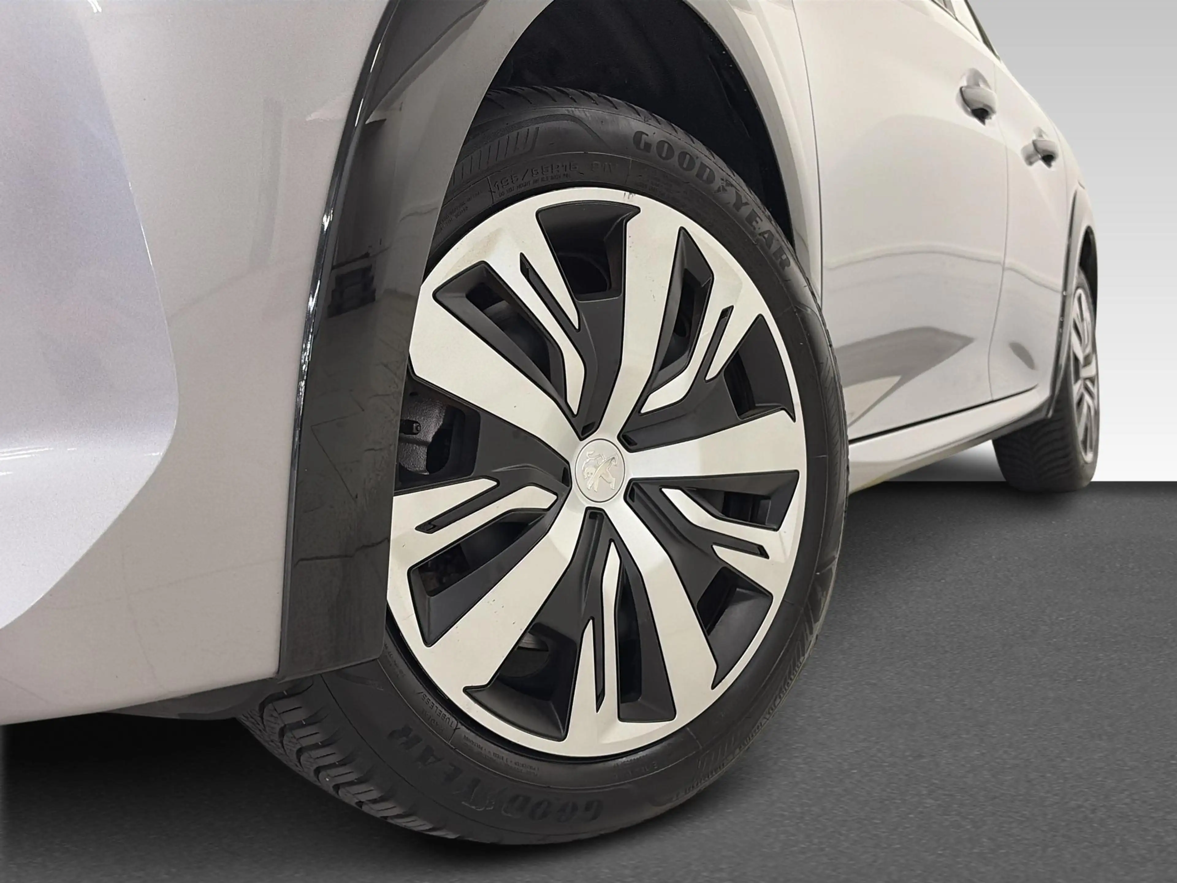 Peugeot e-208 EV Active Pack 50 kWh | Apple Carplay/Android Auto — photo 12