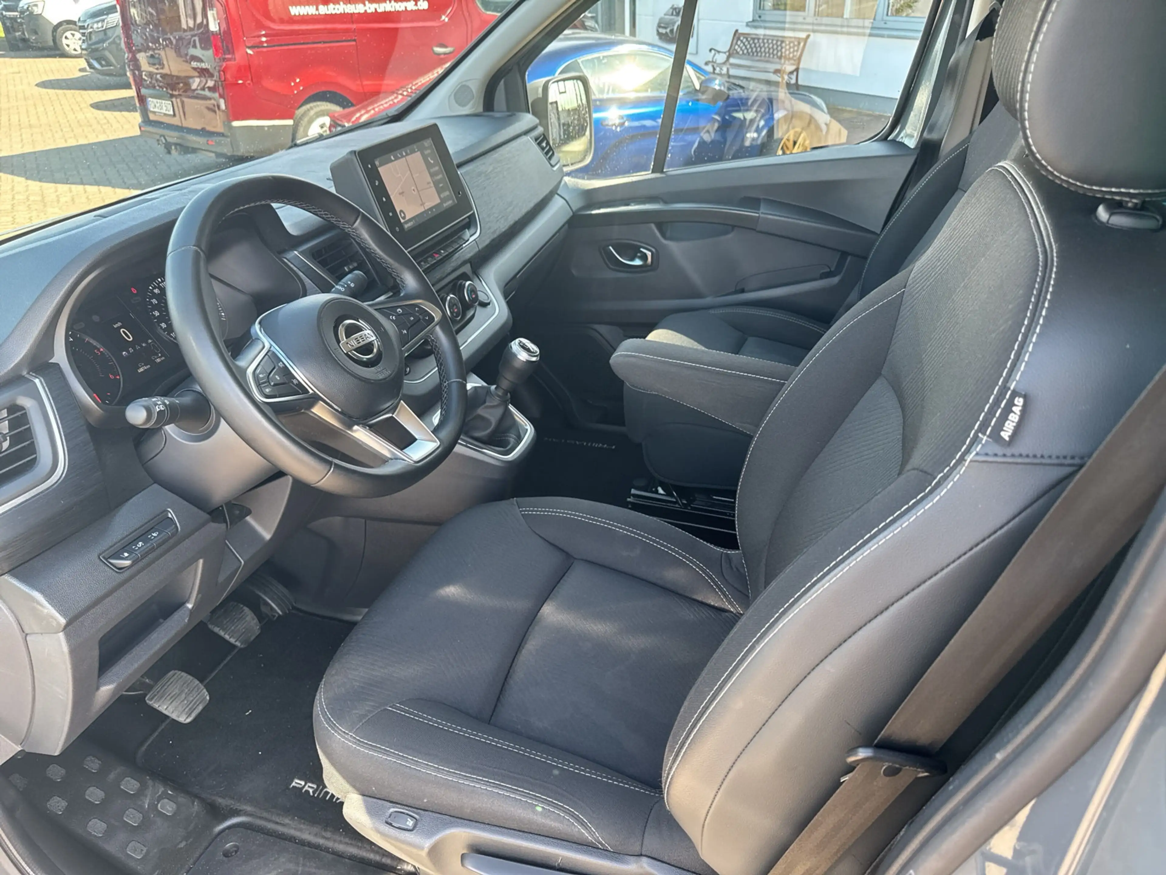 Nissan Primastar 2,8t dCi 150 L1H1 Tekna 8-Sitzer Navi+SHZ — photo 5