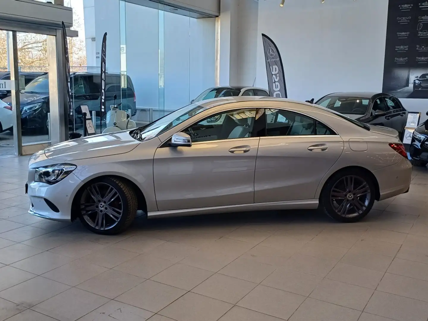 Mercedes-Benz CLA 200 7G-DCT Сірий - 2