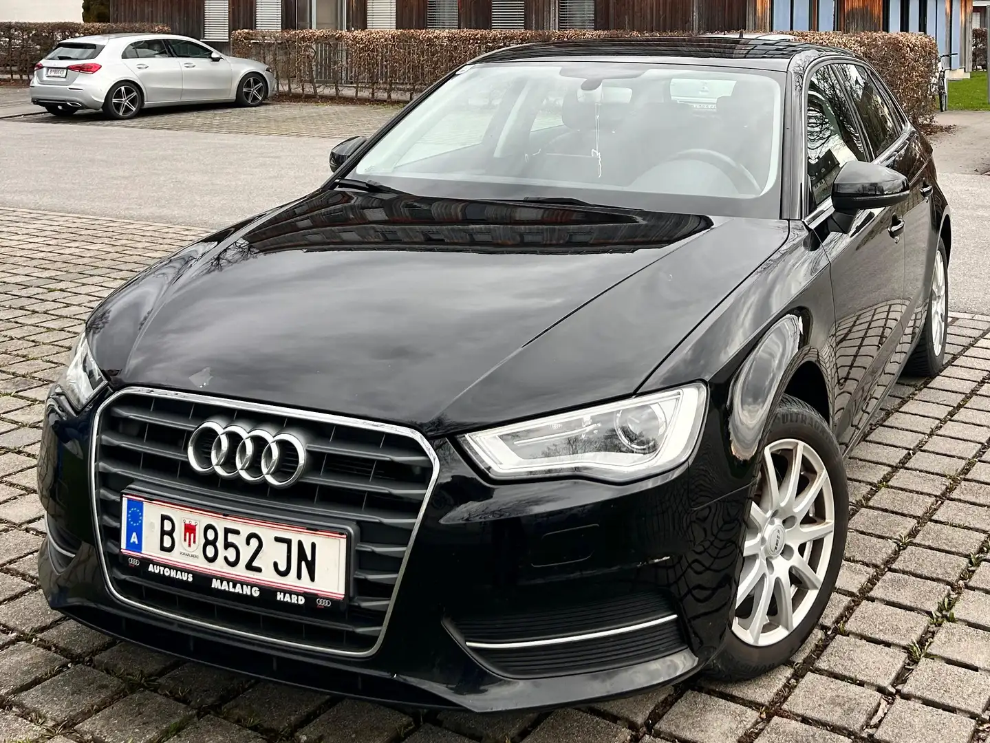 Audi A3 A3 SB Attraction 2,0 TDI Attraction Schwarz - 1
