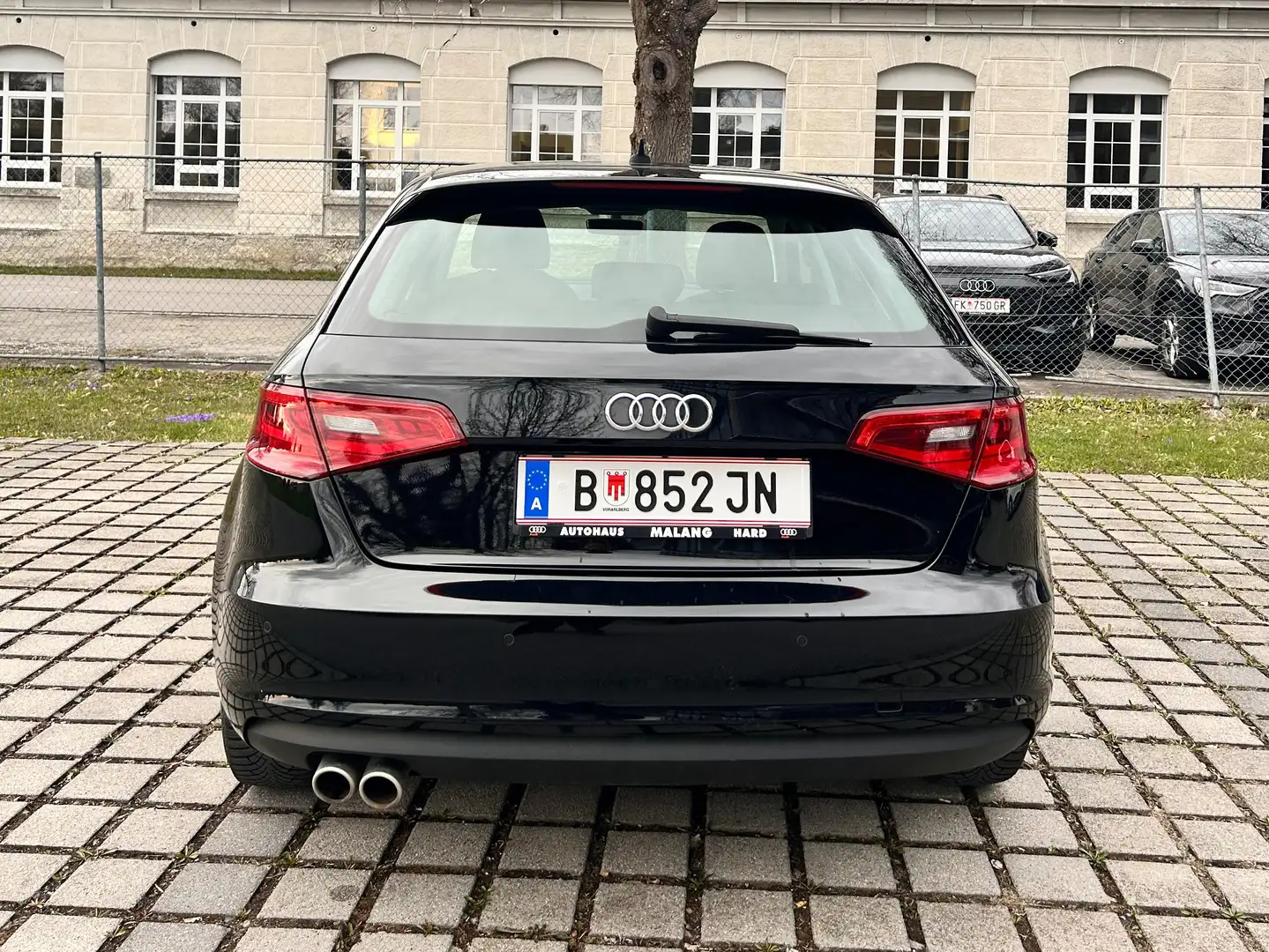Audi A3 A3 SB Attraction 2,0 TDI Attraction Schwarz - 2
