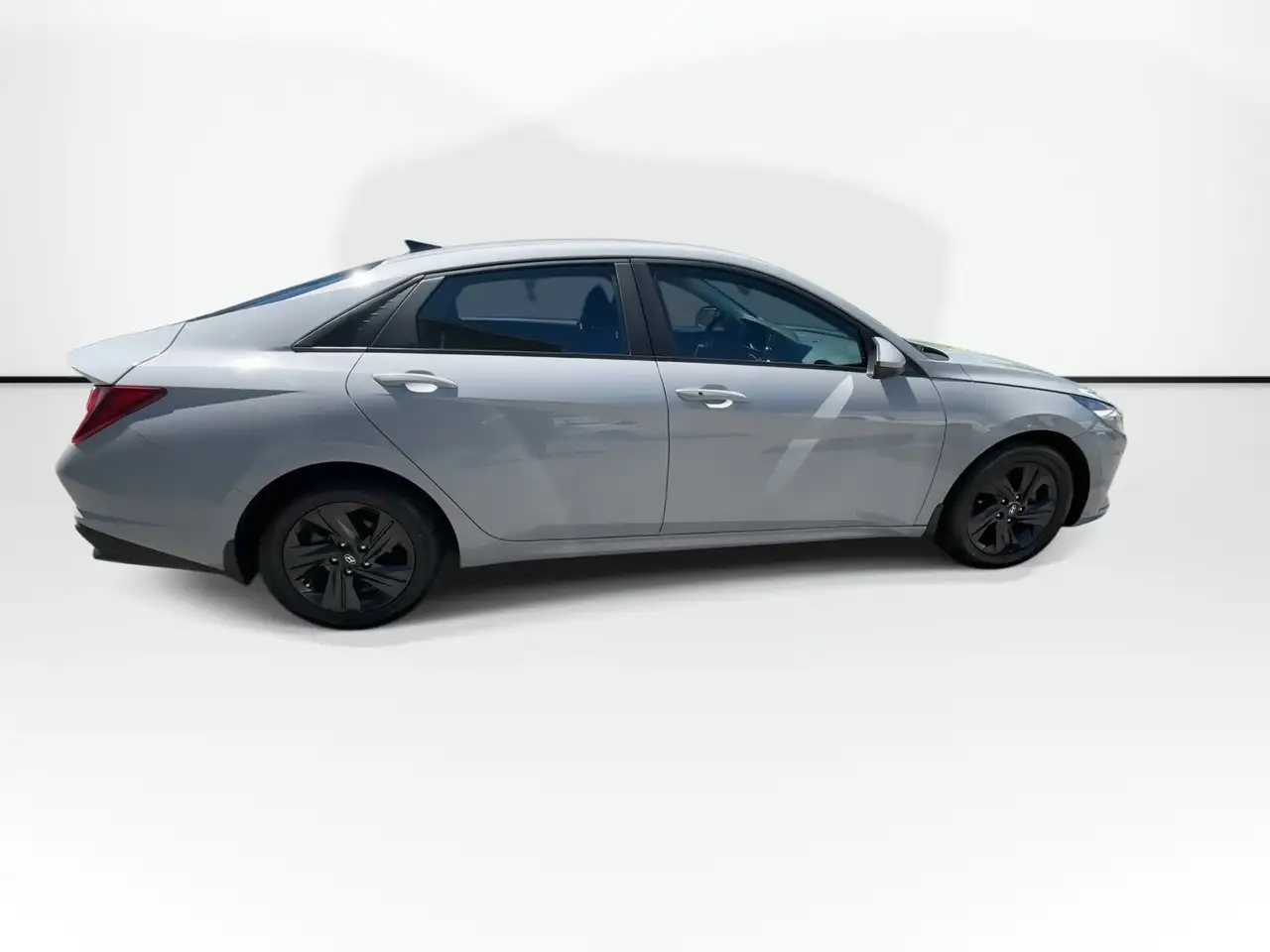 Hyundai ELANTRA снимка Hyundai ELANTRA