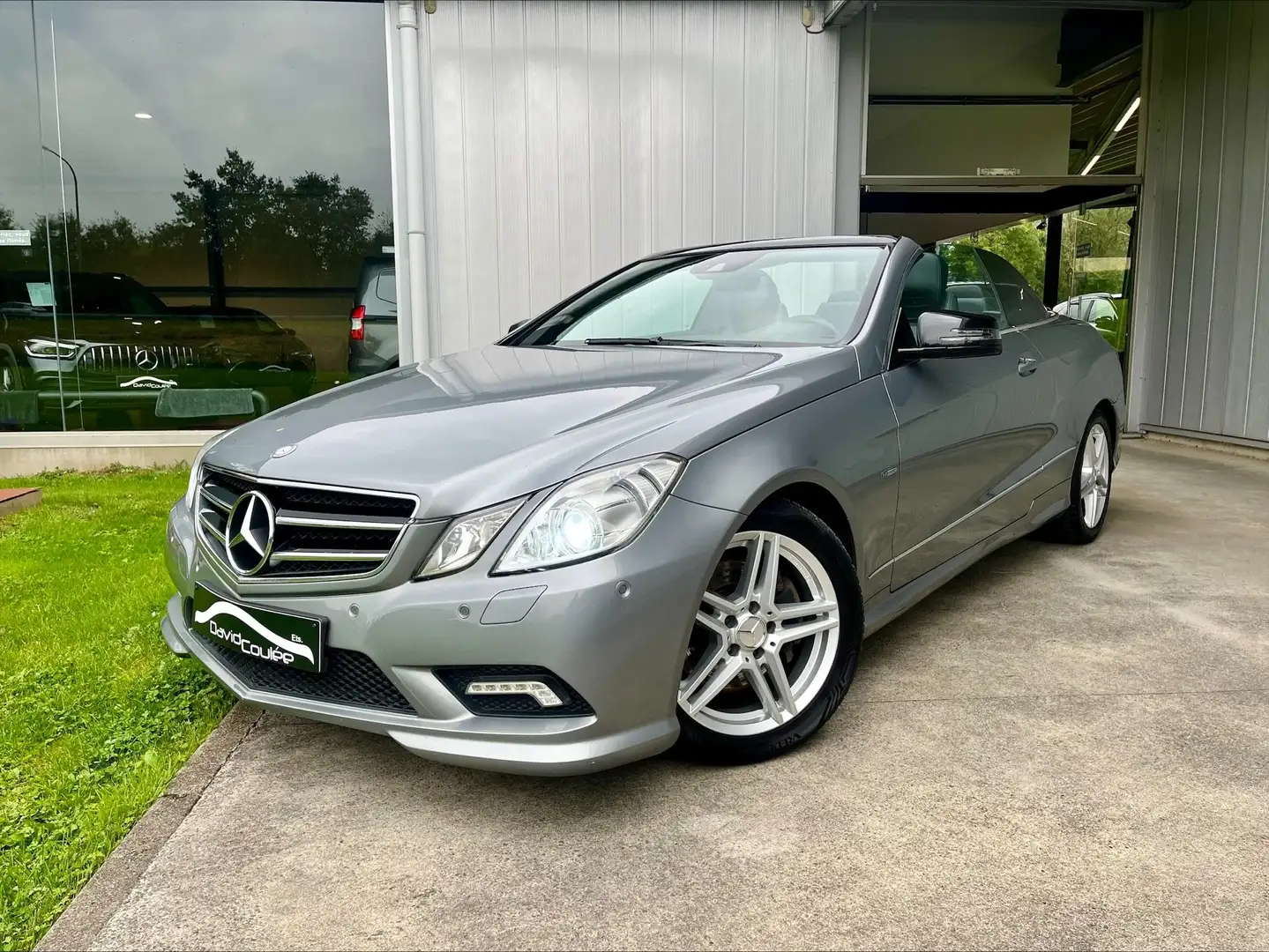 Mercedes-Benz E 220 CABRIOLET Pack AMG, Boite auto, Chauffe-Nuque Gris - 1