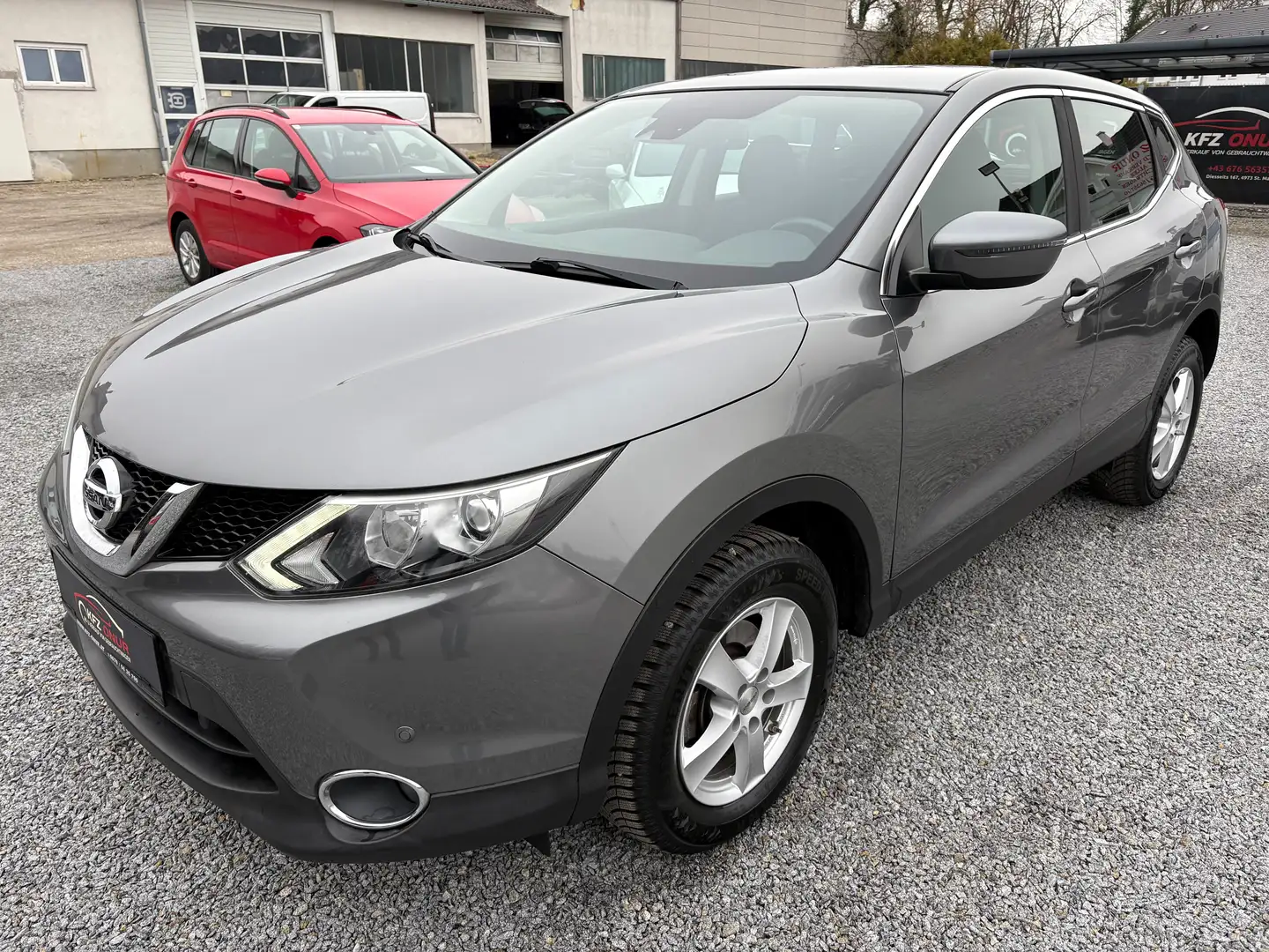 Nissan Qashqai Qashqai 1,2 DIG-T*NUR:20.000KM*NEUWERTIG Grau - 1