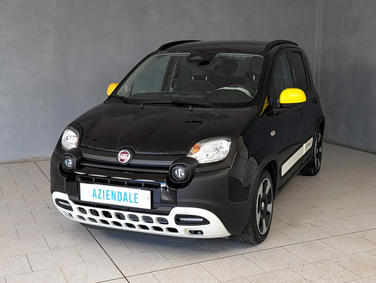 Fiat Panda 1.0 HYBRID 70CV PANDINA CROSS Schwarz - 2