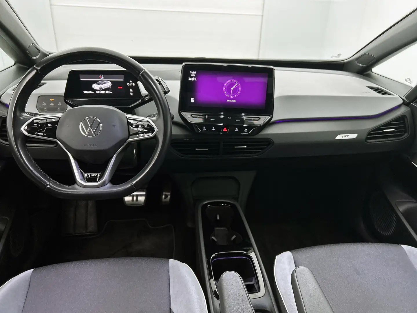 Volkswagen ID.3 First Plus 58 kWh (NL-auto, Navi, Camera, StoelV, Gris - 2