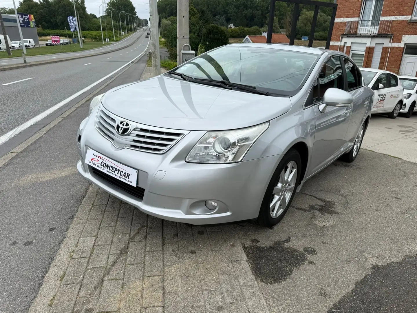 Toyota Avensis 1.6i Terra - 1