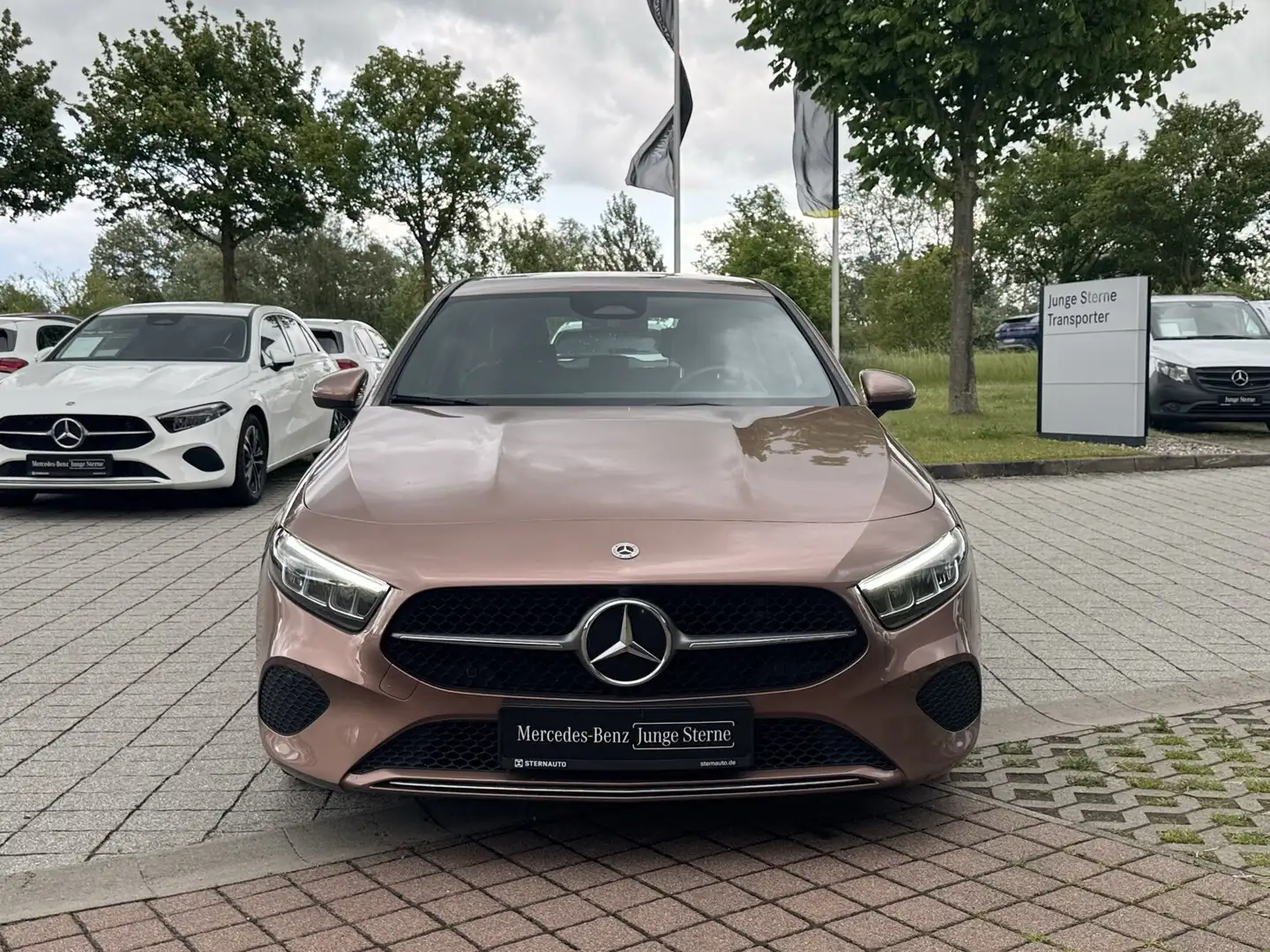Mercedes-Benz A 200 A 200 Progressive Line Advanced Plus Ambiente RüCa Gold - 2
