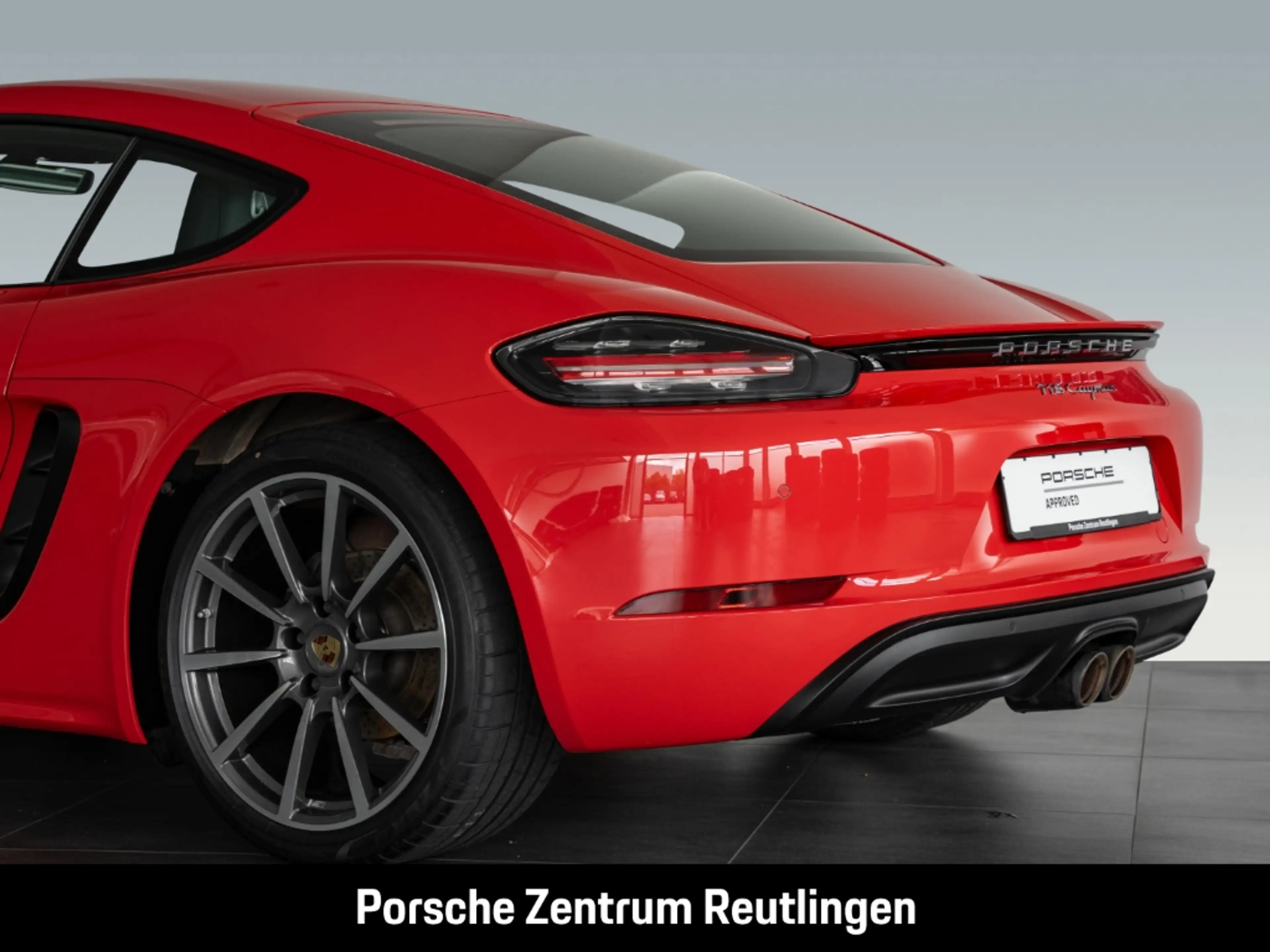 Porsche Cayman 718 — photo 14