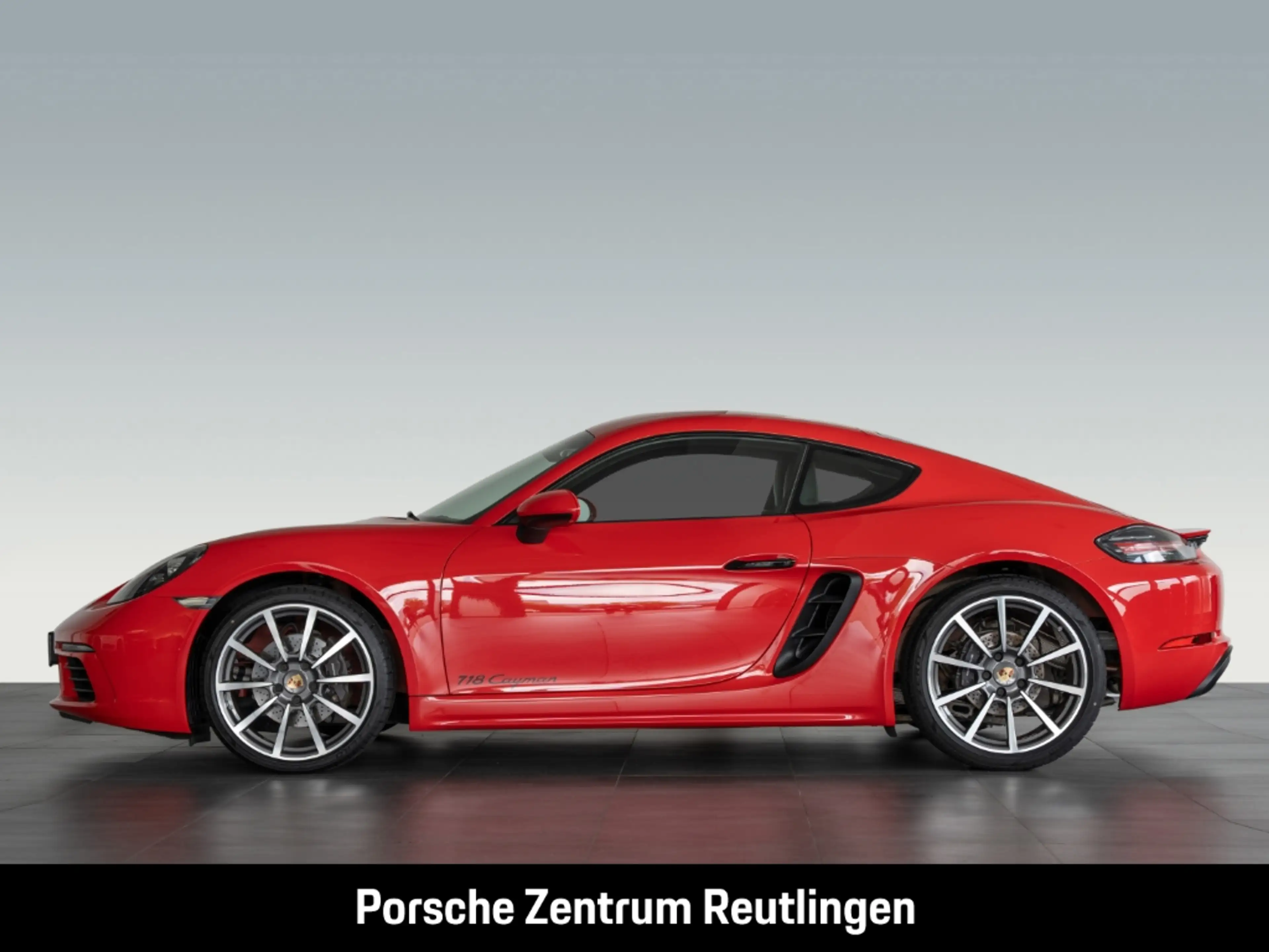 Porsche Cayman 718 — photo 2