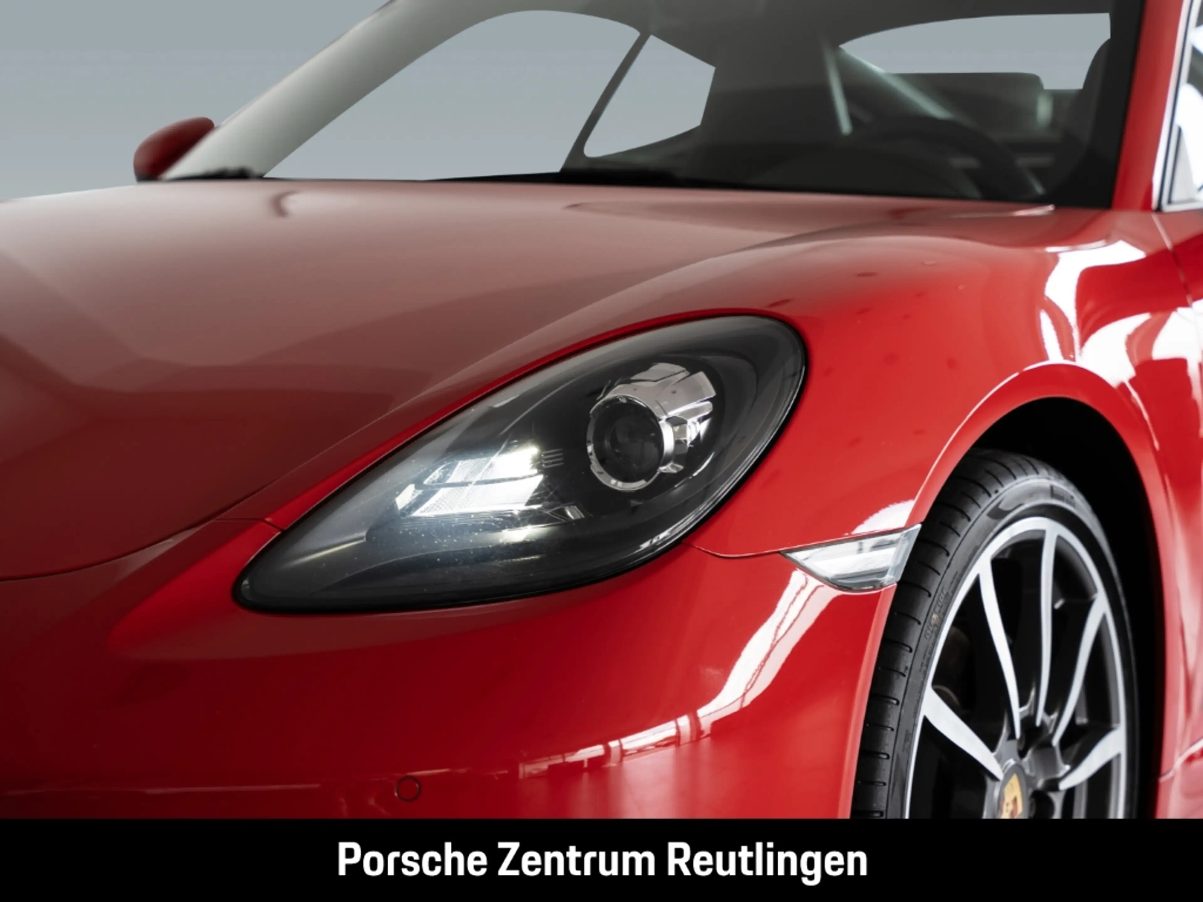 Porsche Cayman 718 — photo 12