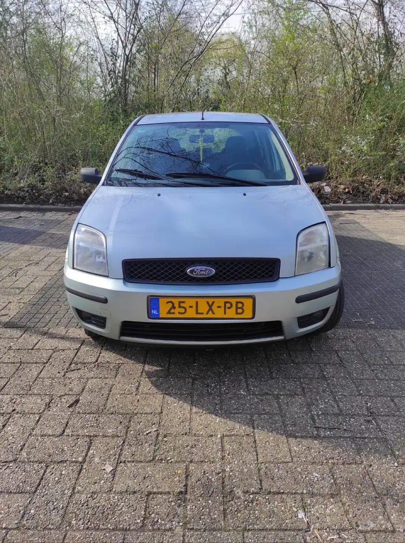 Ford Fusion 1.4 Trend Grijs - 1