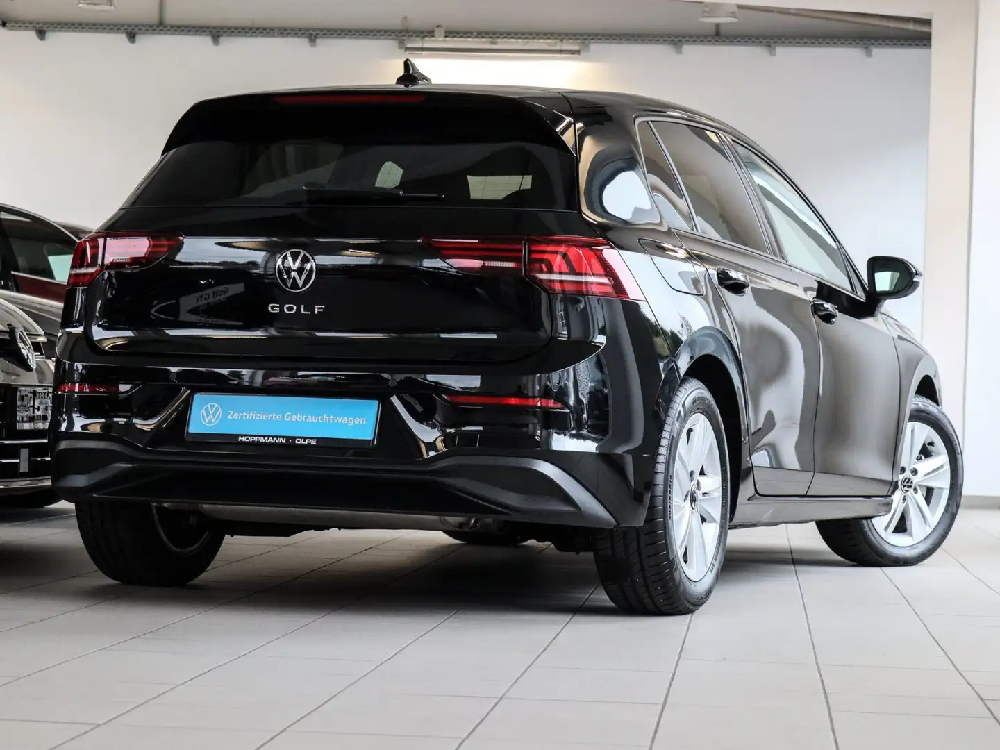 Volkswagen Golf VIII 1.5 TSI ACC LED NAVI SITZHZG KLIMA DAB Schwarz - 2