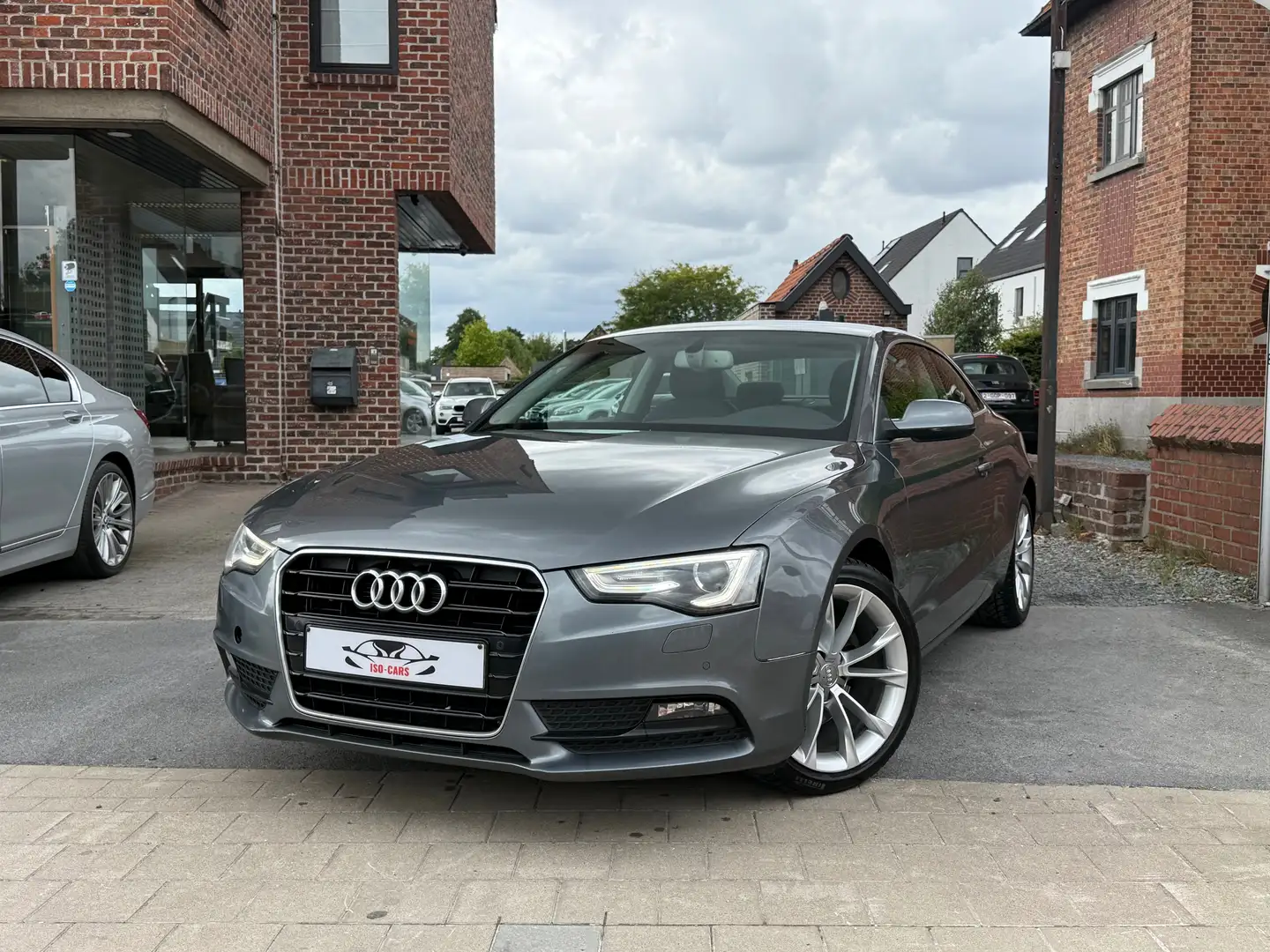 Audi A5 2.0 TDI DPF  multitronic // NAVI // Gris - 1