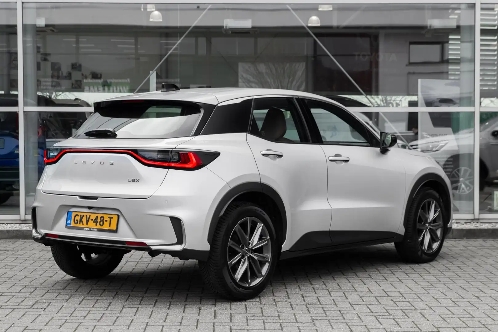 Lexus LBX Relax 2WD Gris - 2