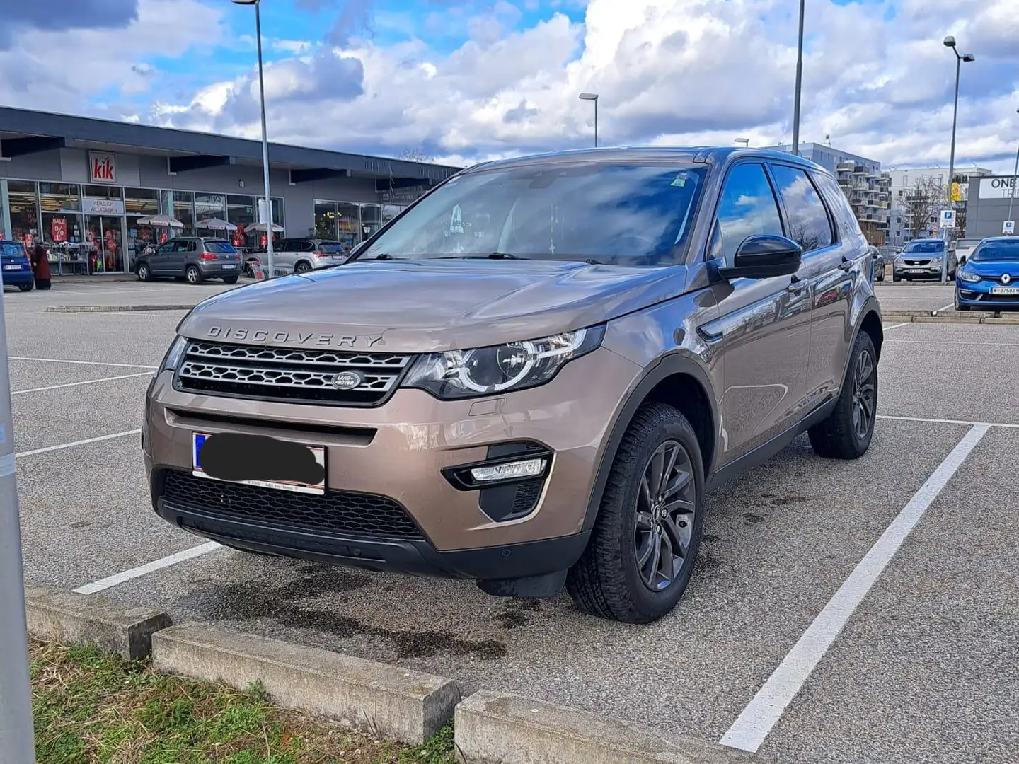 Land Rover Discovery Sport Discovery Sport 2,0 eD4 Pure e-Capability Pure Beżowy - 1