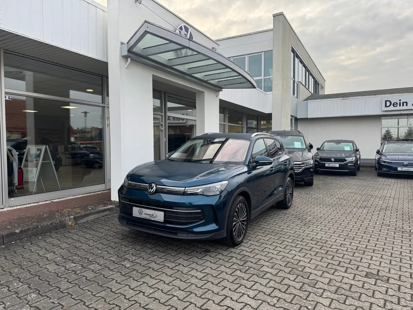 Volkswagen Tiguan CT 1.5 eTSI DSG Life Blau - 2