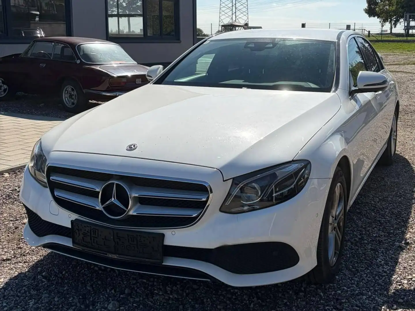 Mercedes-Benz E 220 E 220 d 4MATIC Avantgarde Aut. Avantgarde Weiß - 1