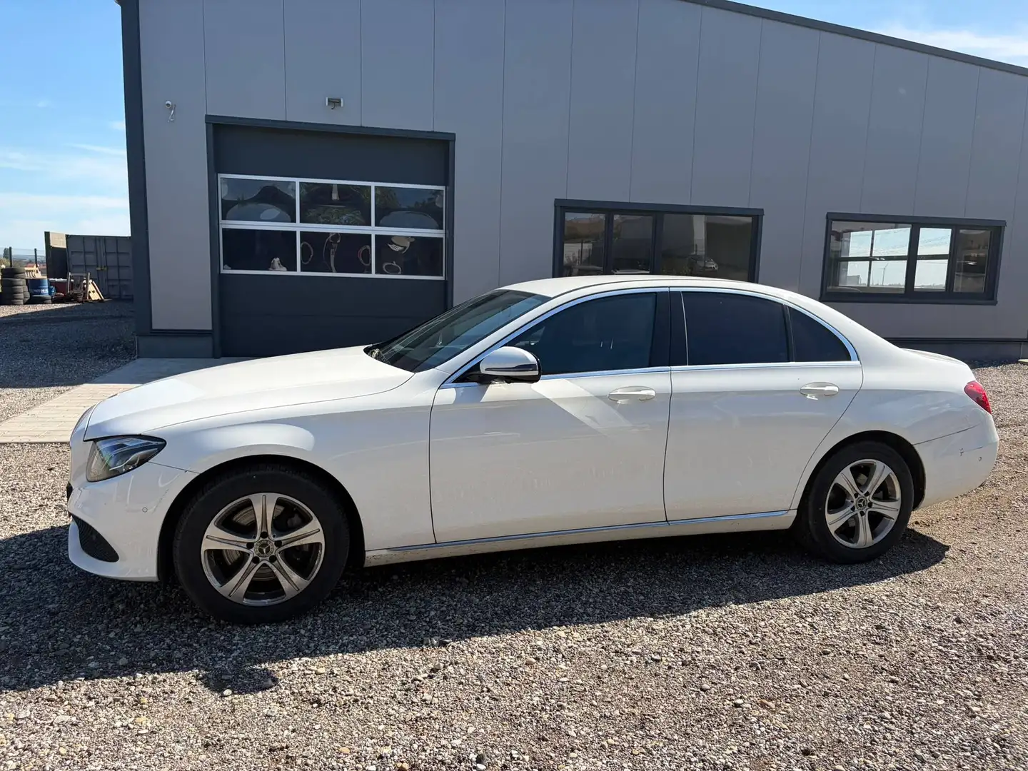 Mercedes-Benz E 220 E 220 d 4MATIC Avantgarde Aut. Avantgarde Weiß - 2