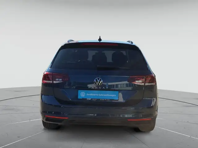Volkswagen Passat view 7