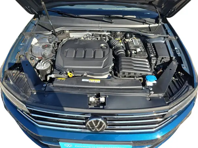 Volkswagen Passat view 12