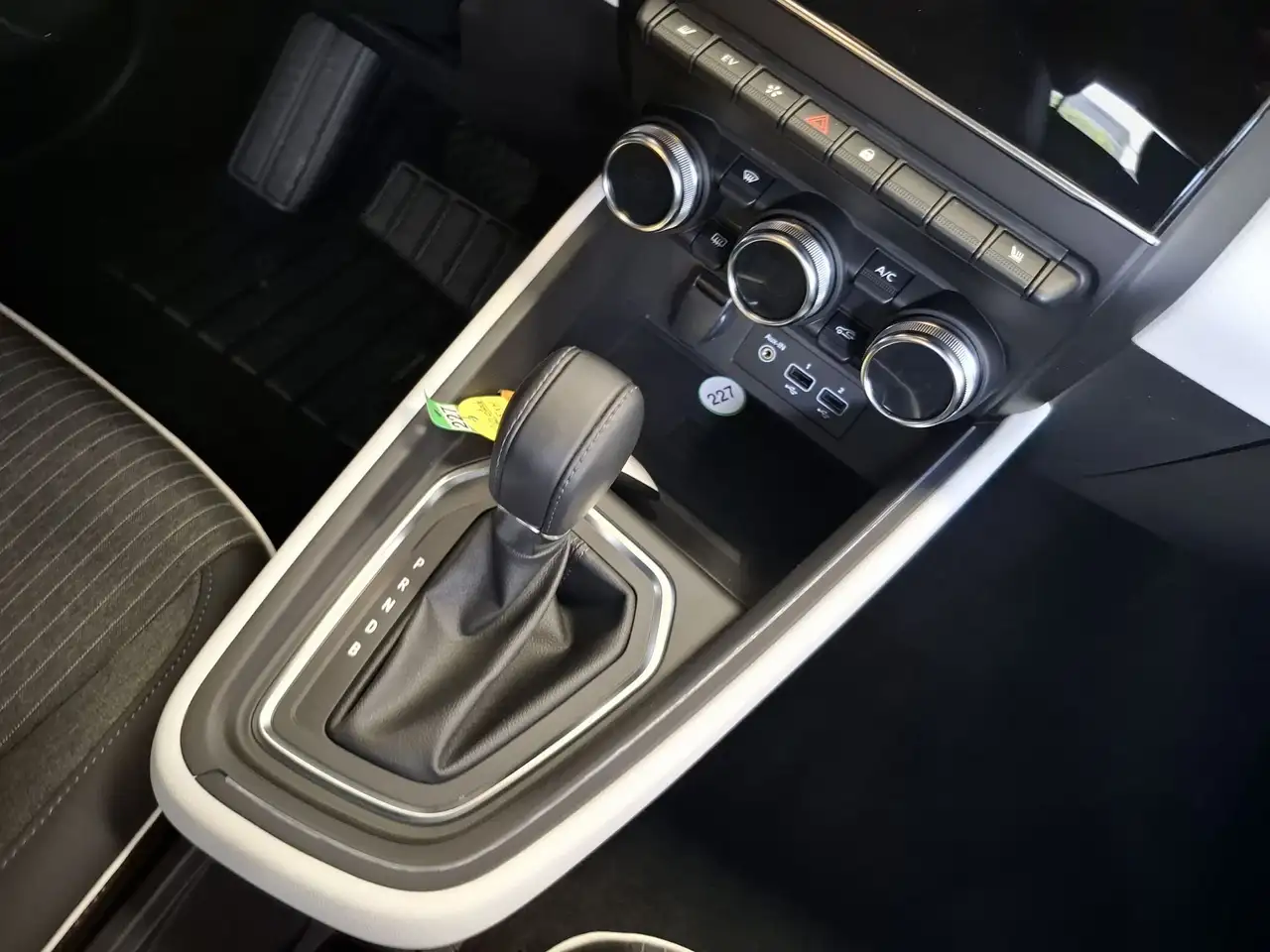 Renault Clio V 2019 1.6 E-Tech full hybrid Equilibre 145cv auto, миниатюра 9