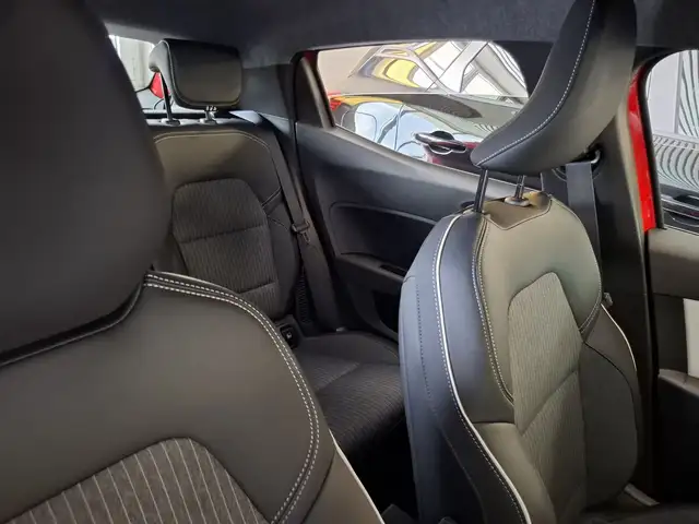 Renault Clio view 8