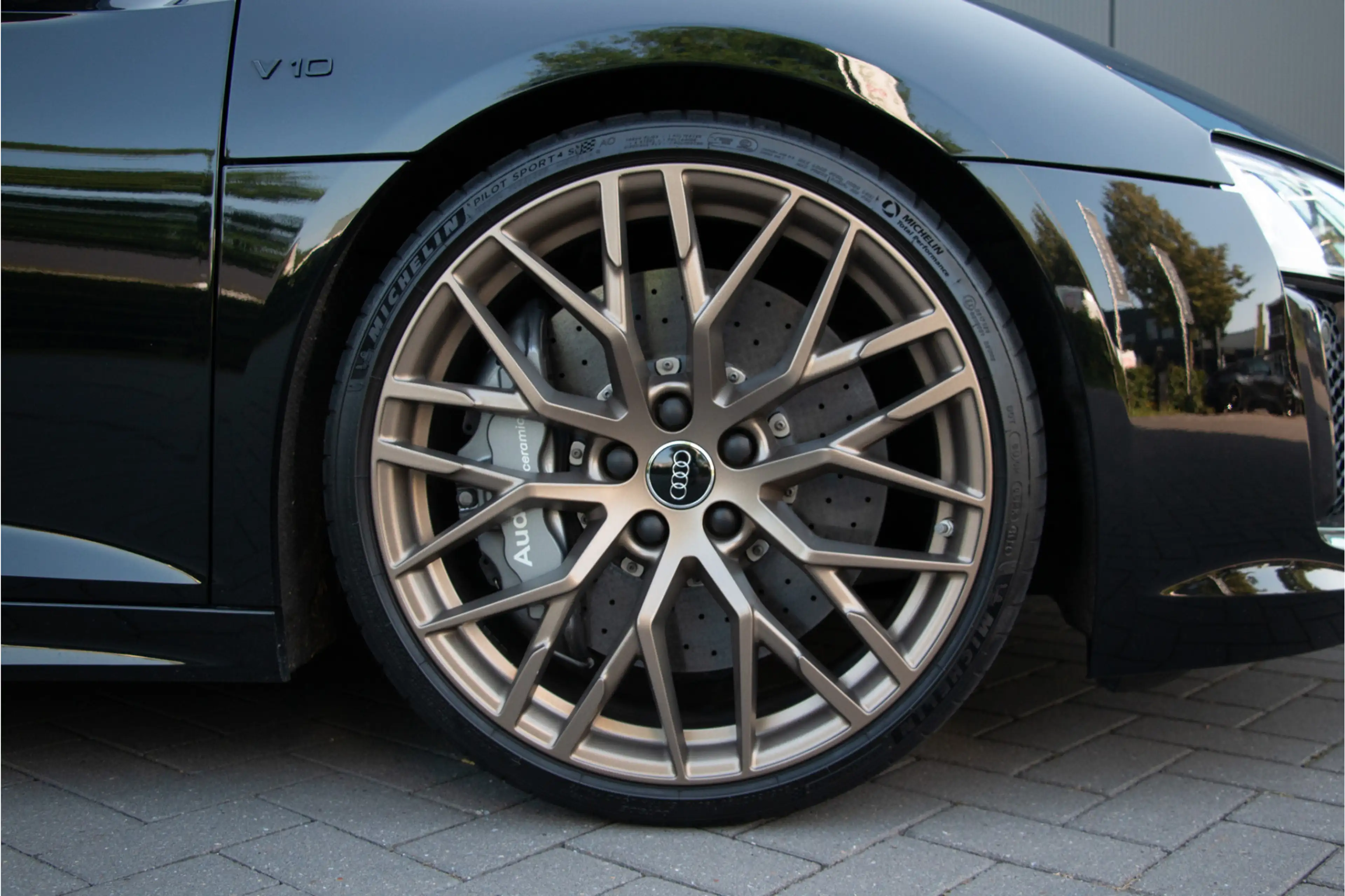 Audi R8 5.2 FSI Quattro Plus 610PK | Ceramic Brakes | B&O — photo 6