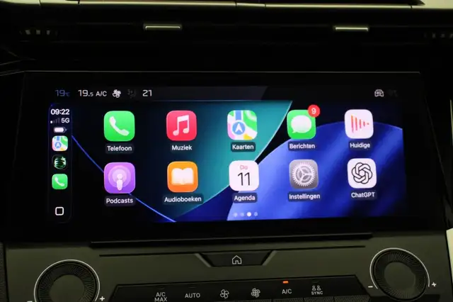 Peugeot 308 view 6