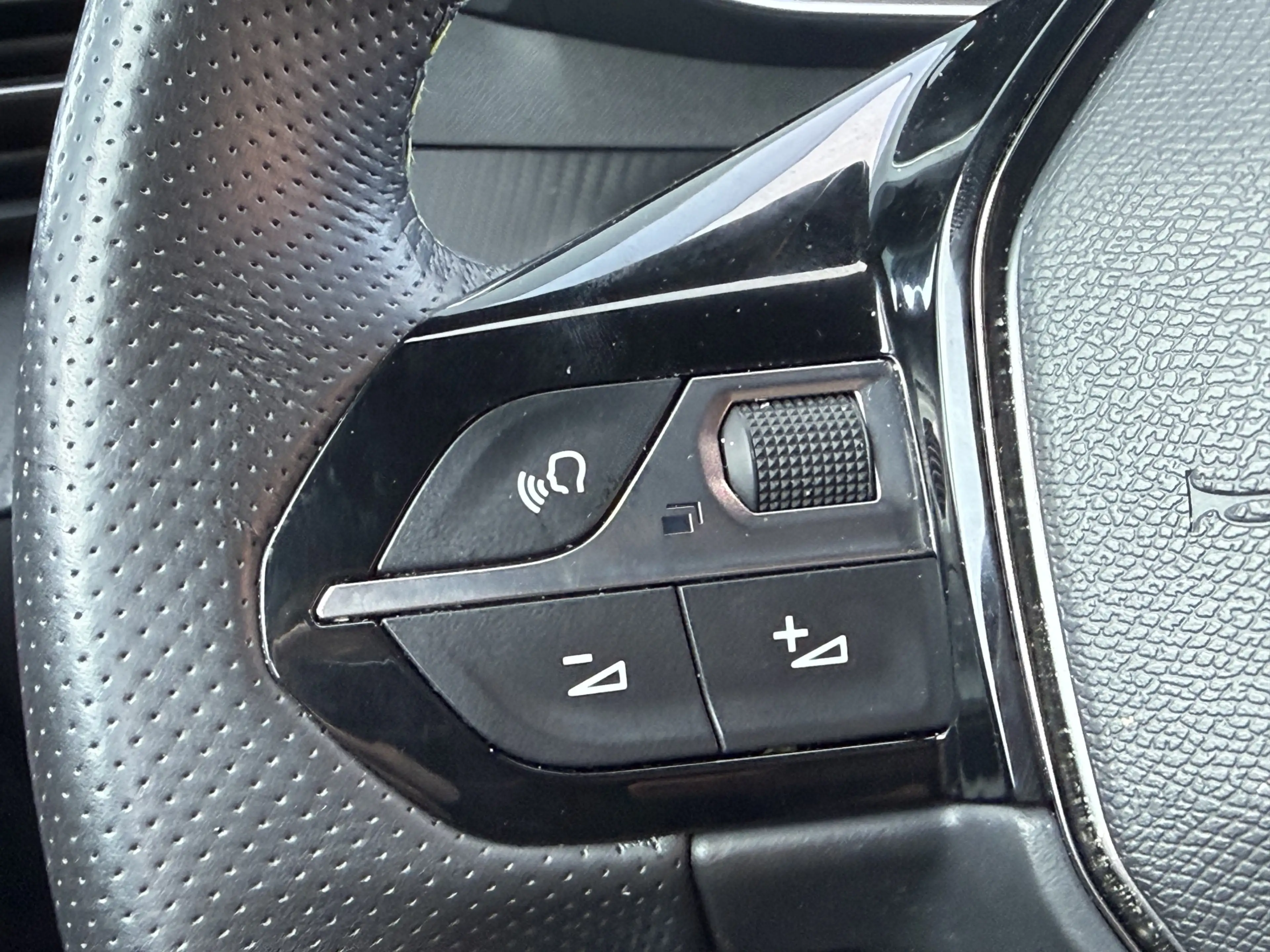 Peugeot e-2008 BWJ 2023 EV GT 136 PK 50 kWh PANO DAK | KEYLESS | — photo 12