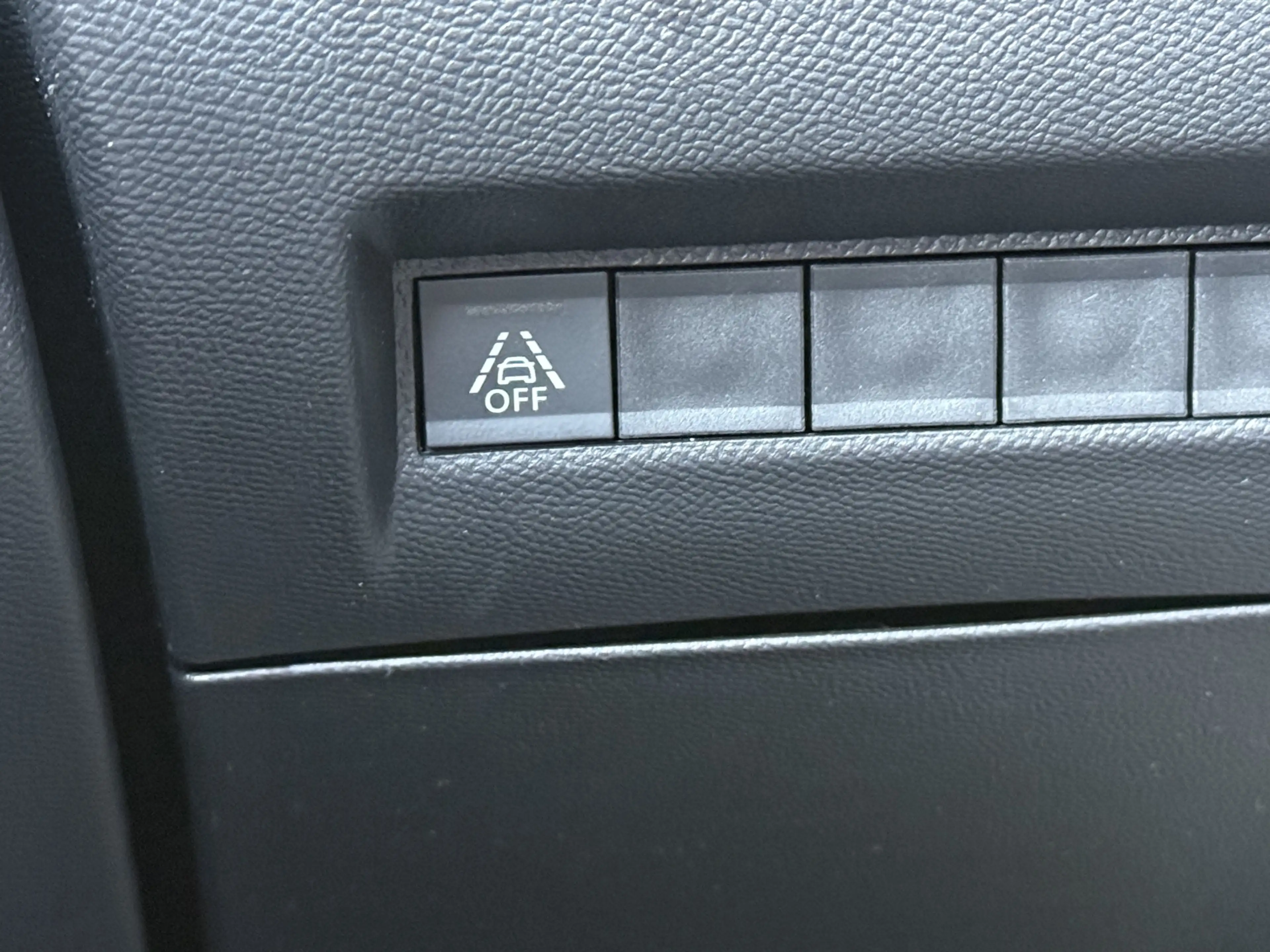 Peugeot e-2008 BWJ 2023 EV GT 136 PK 50 kWh PANO DAK | KEYLESS | — photo 10