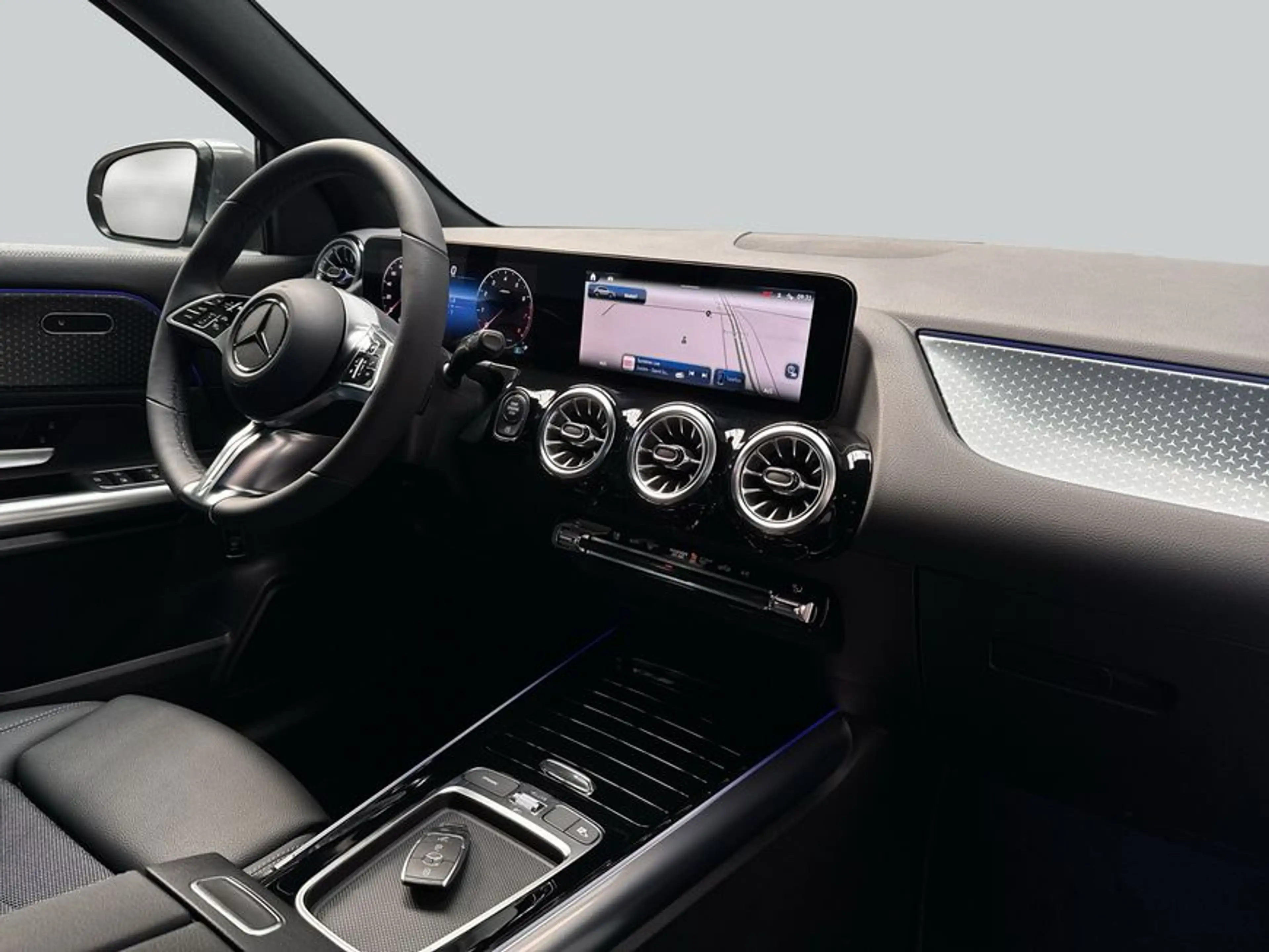 Mercedes-Benz GLA 180 GLA — photo 15