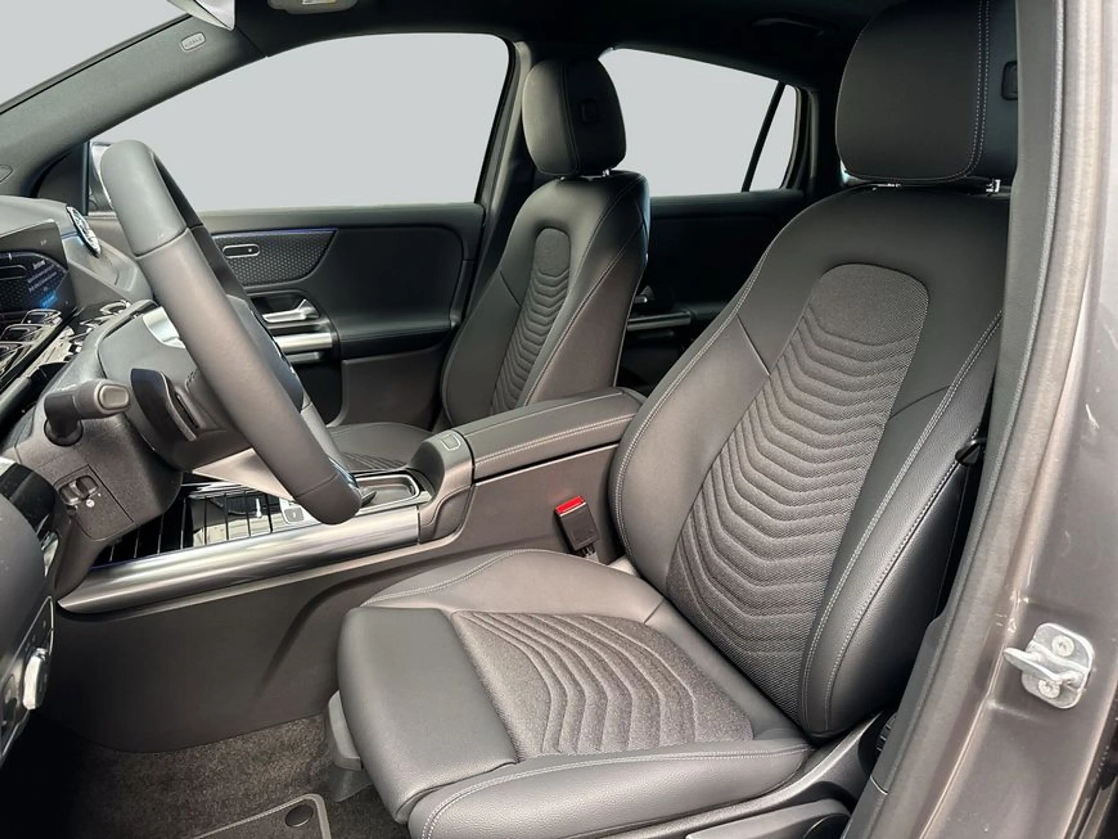 Mercedes-Benz GLA 180 GLA — photo 10