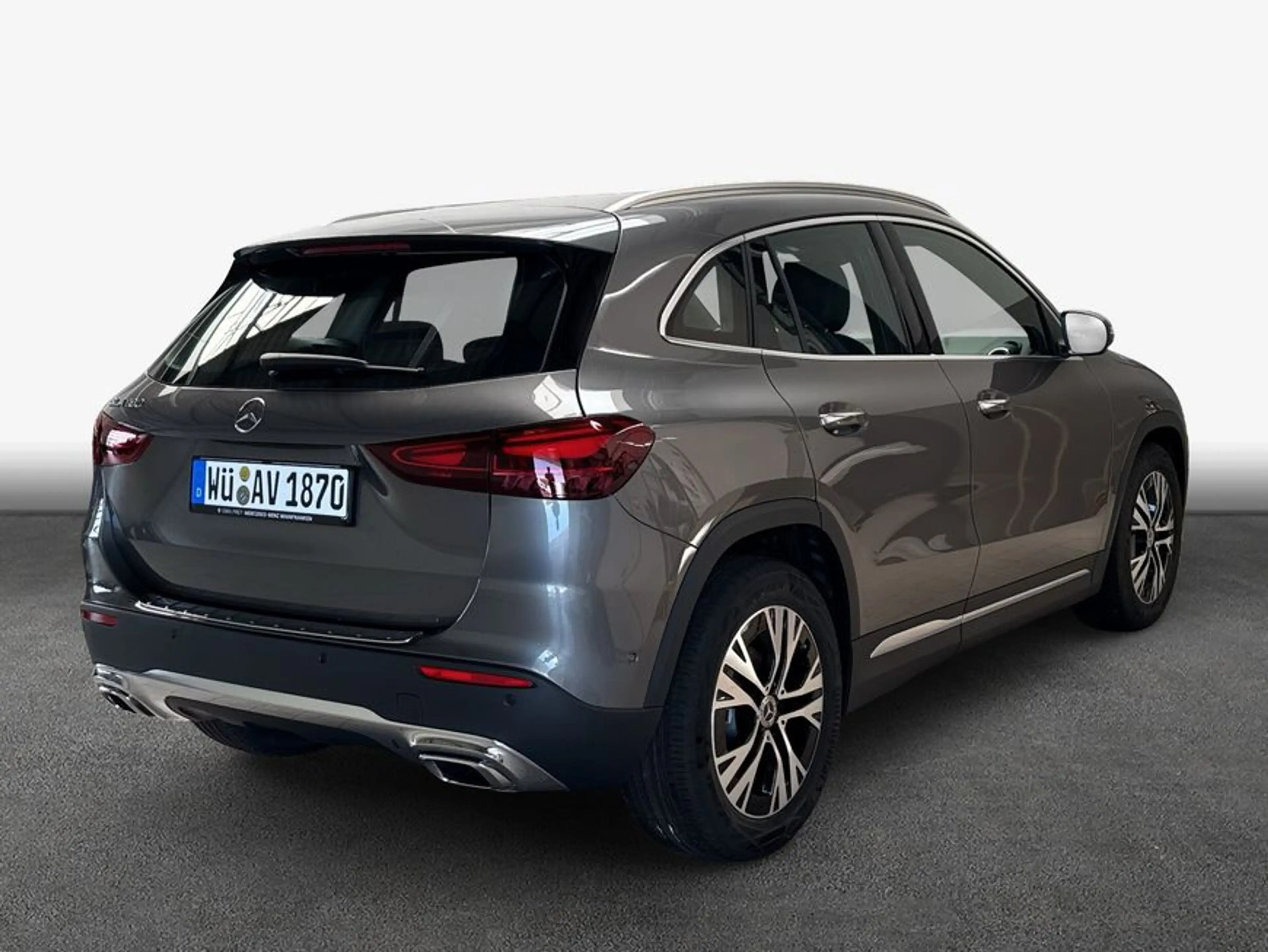 Mercedes-Benz GLA 180 GLA — photo 2