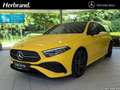 Mercedes-Benz A 180 AMG NIGHT PANO KAMERA TOTWINKEL KEYLESS-GO Gelb - thumbnail 1
