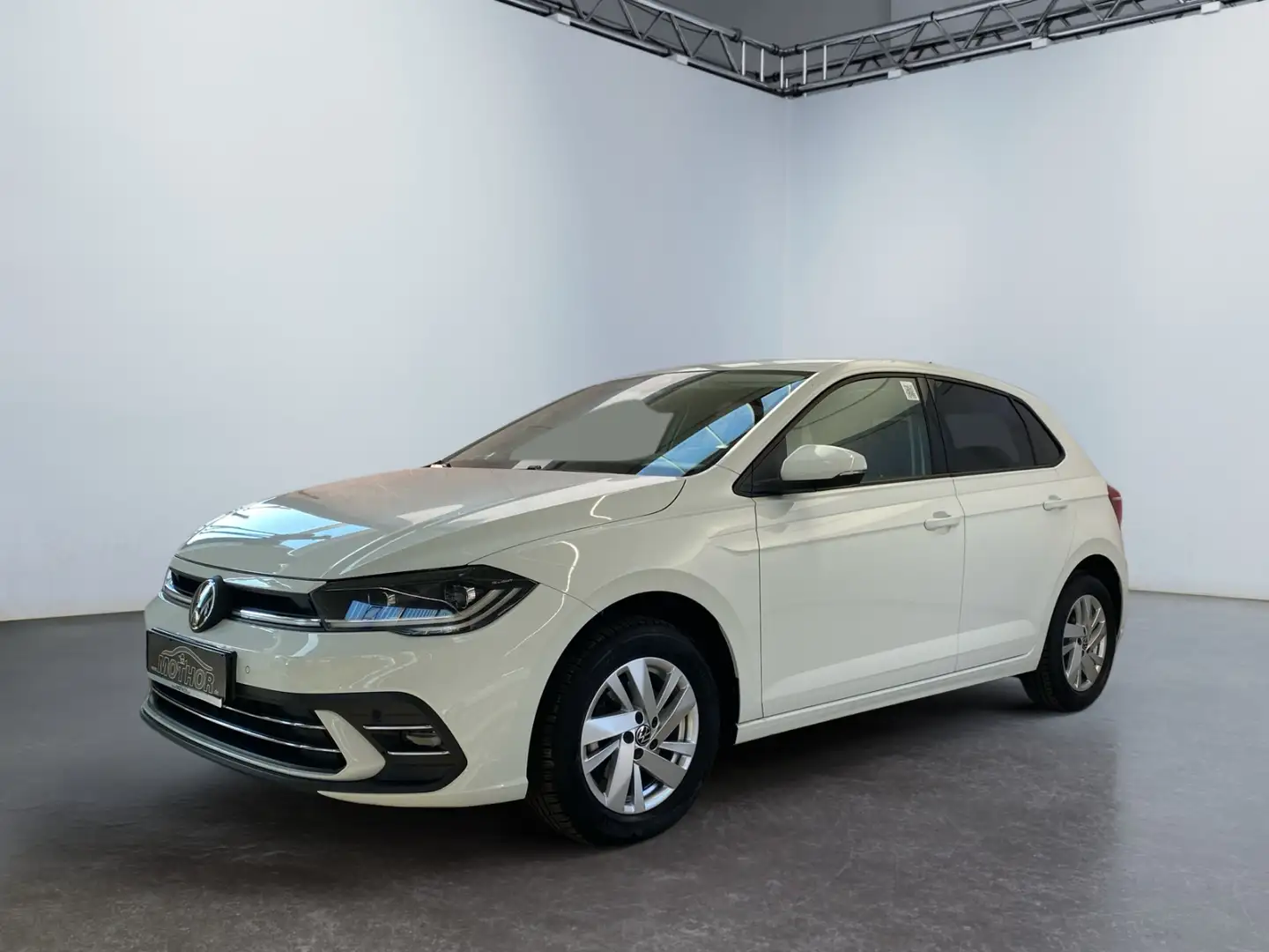 Volkswagen Polo Style VI 1.0 TSI DSG PDC LMF SHZ LED Wit - 2