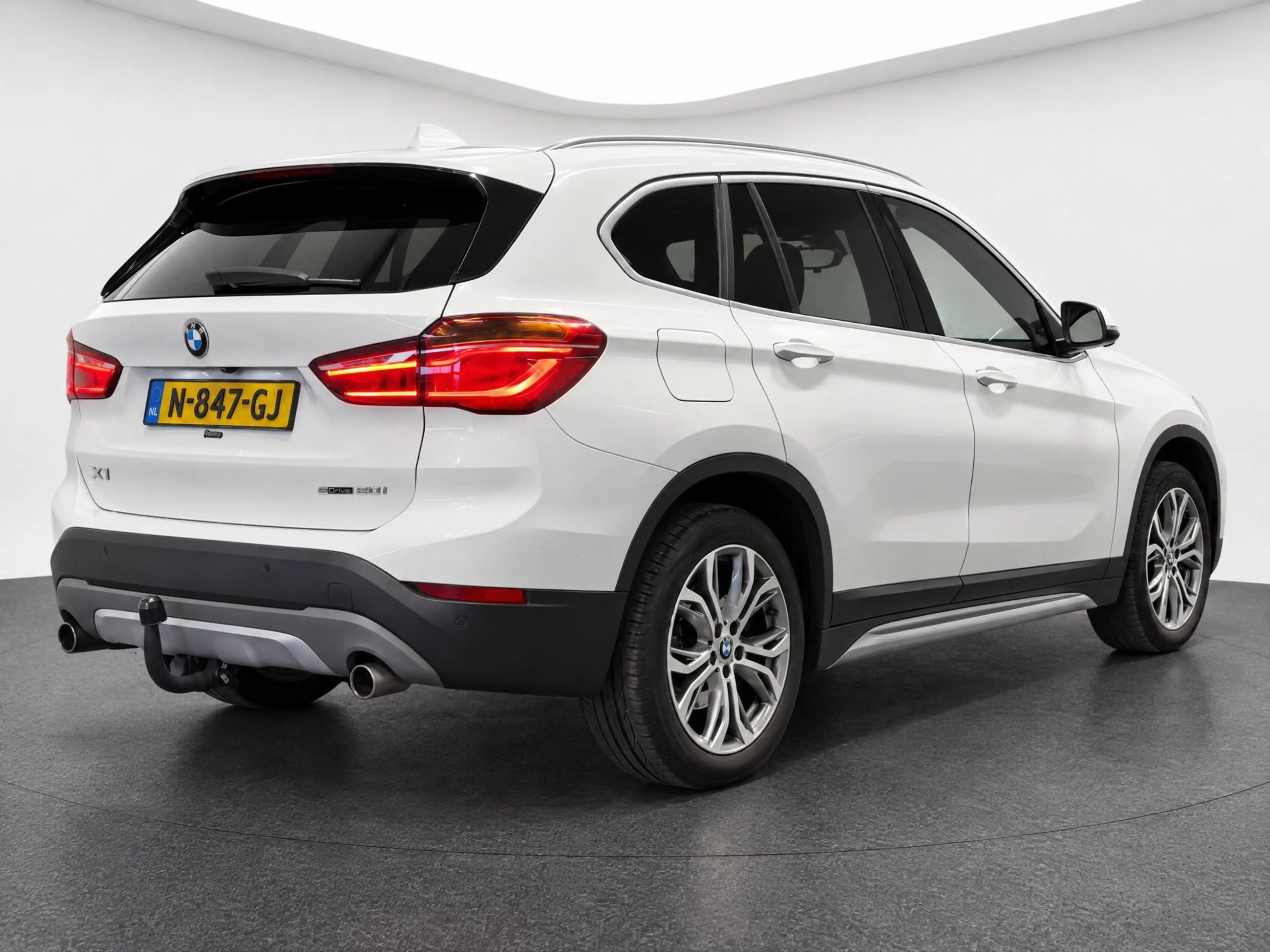 BMW X1 SDrive20i High Executive (LED, ACC, HUD, LEDER, TR — photo 13