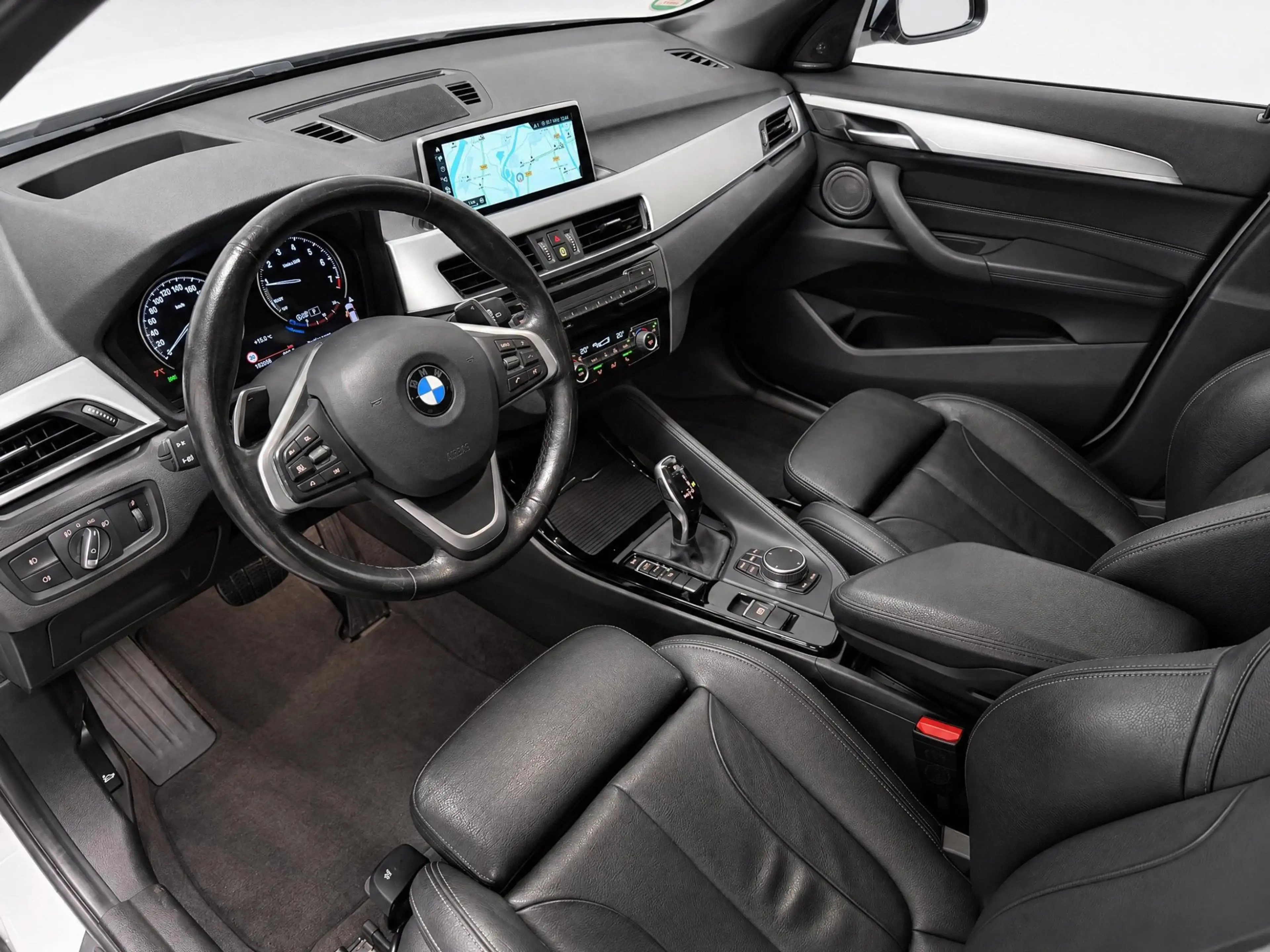 BMW X1 SDrive20i High Executive (LED, ACC, HUD, LEDER, TR — photo 15
