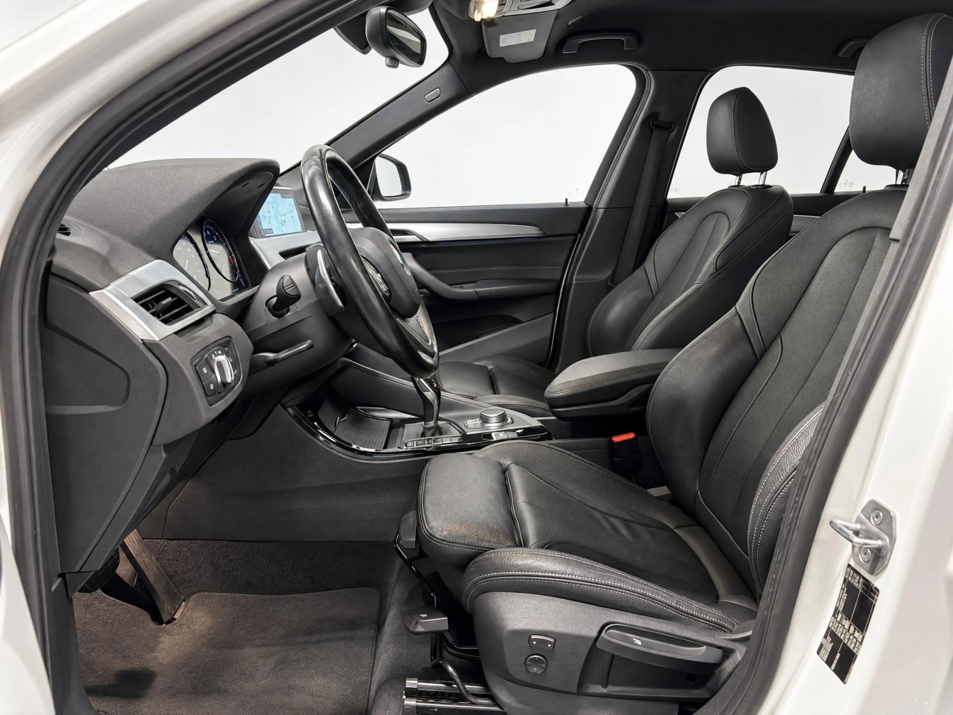 BMW X1 SDrive20i High Executive (LED, ACC, HUD, LEDER, TR — photo 5