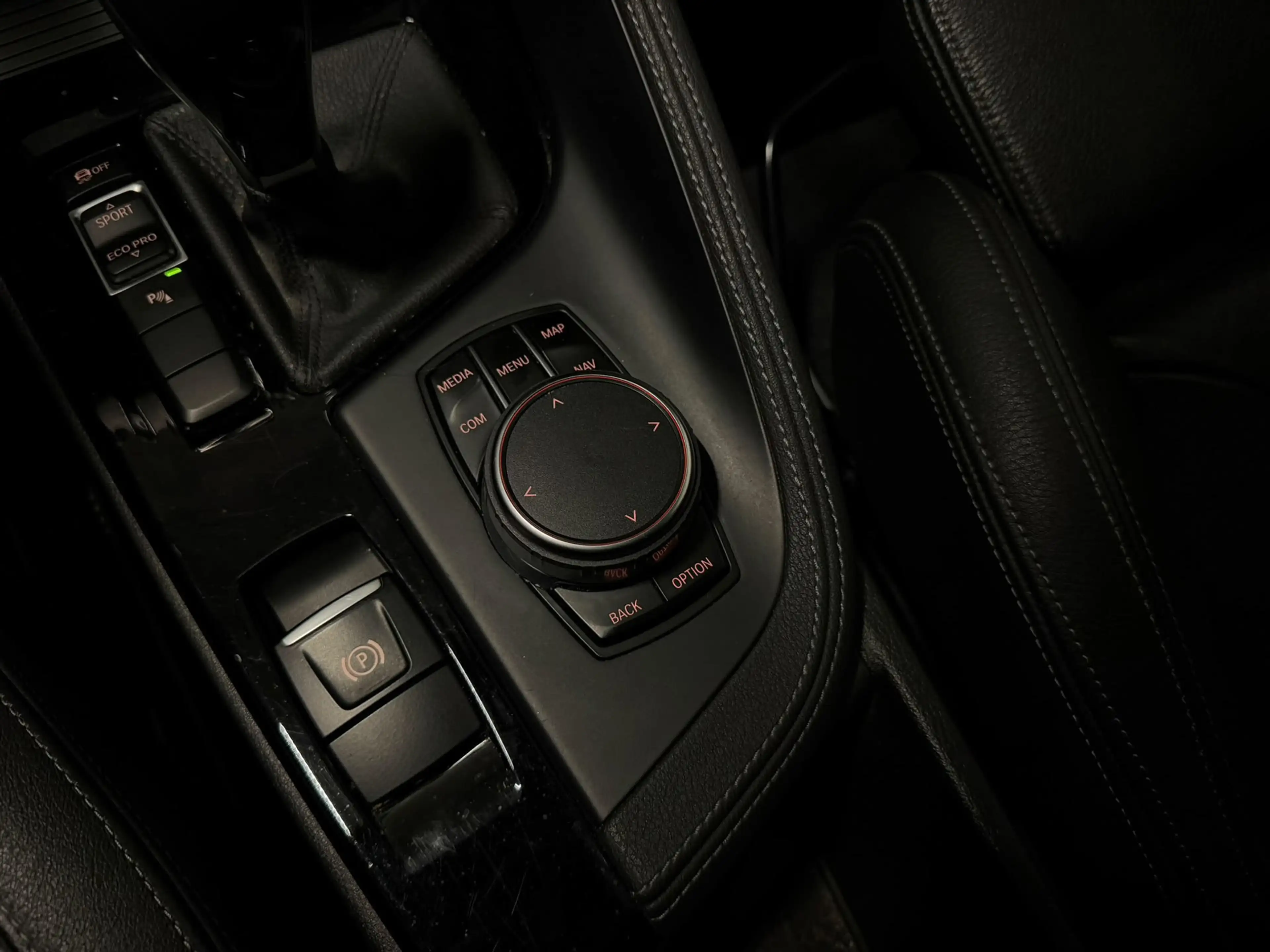 BMW X1 SDrive20i High Executive (LED, ACC, HUD, LEDER, TR — photo 18